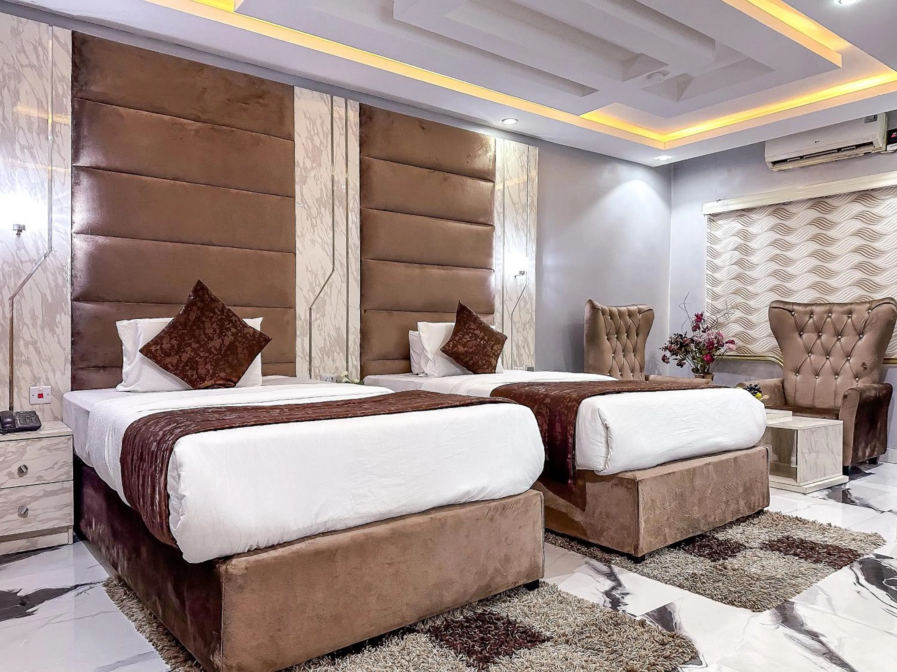 Bed in Parkview Astoria Hotel