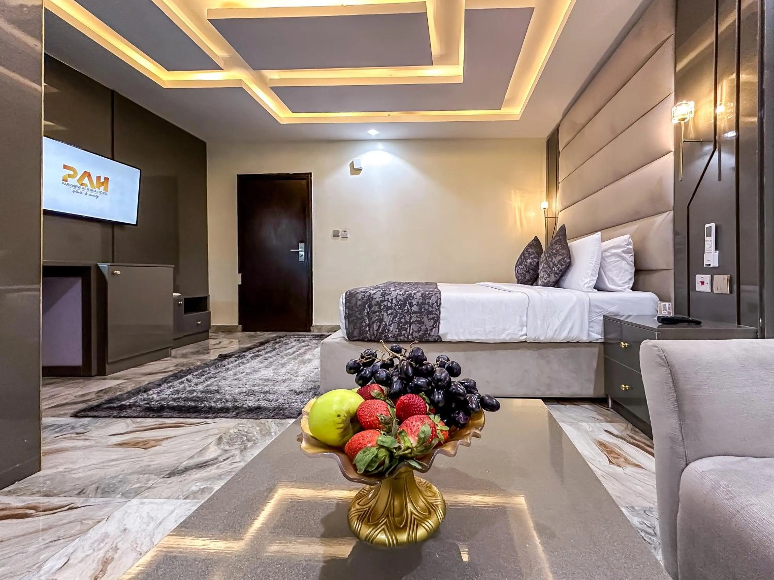 Restaurant/places to eat in Parkview Astoria Hotel