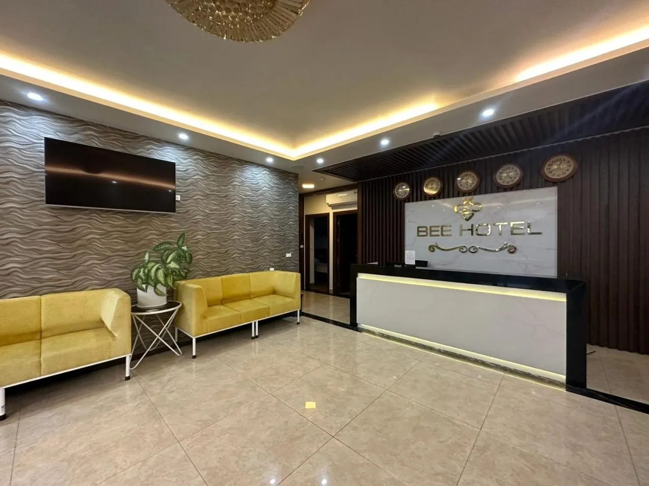 Lobby or reception in Capital O 1194 Bee Hotel
