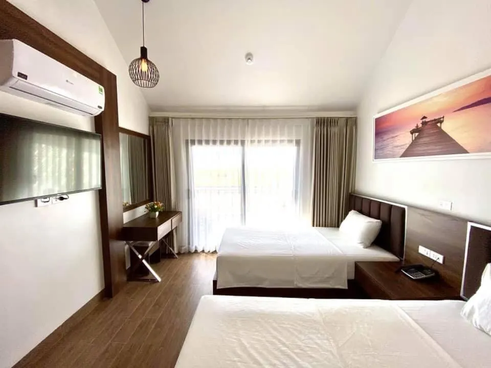 Bedroom, Bed in Capital O 1194 Bee Hotel