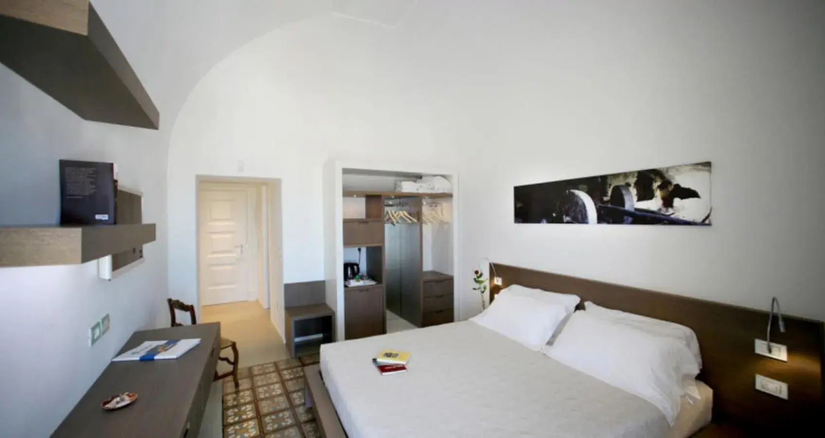 Deluxe Double Room with Sea View in Dimora Del Dragone Deluxe Double Room with Sea View in Dimora Del Dragone