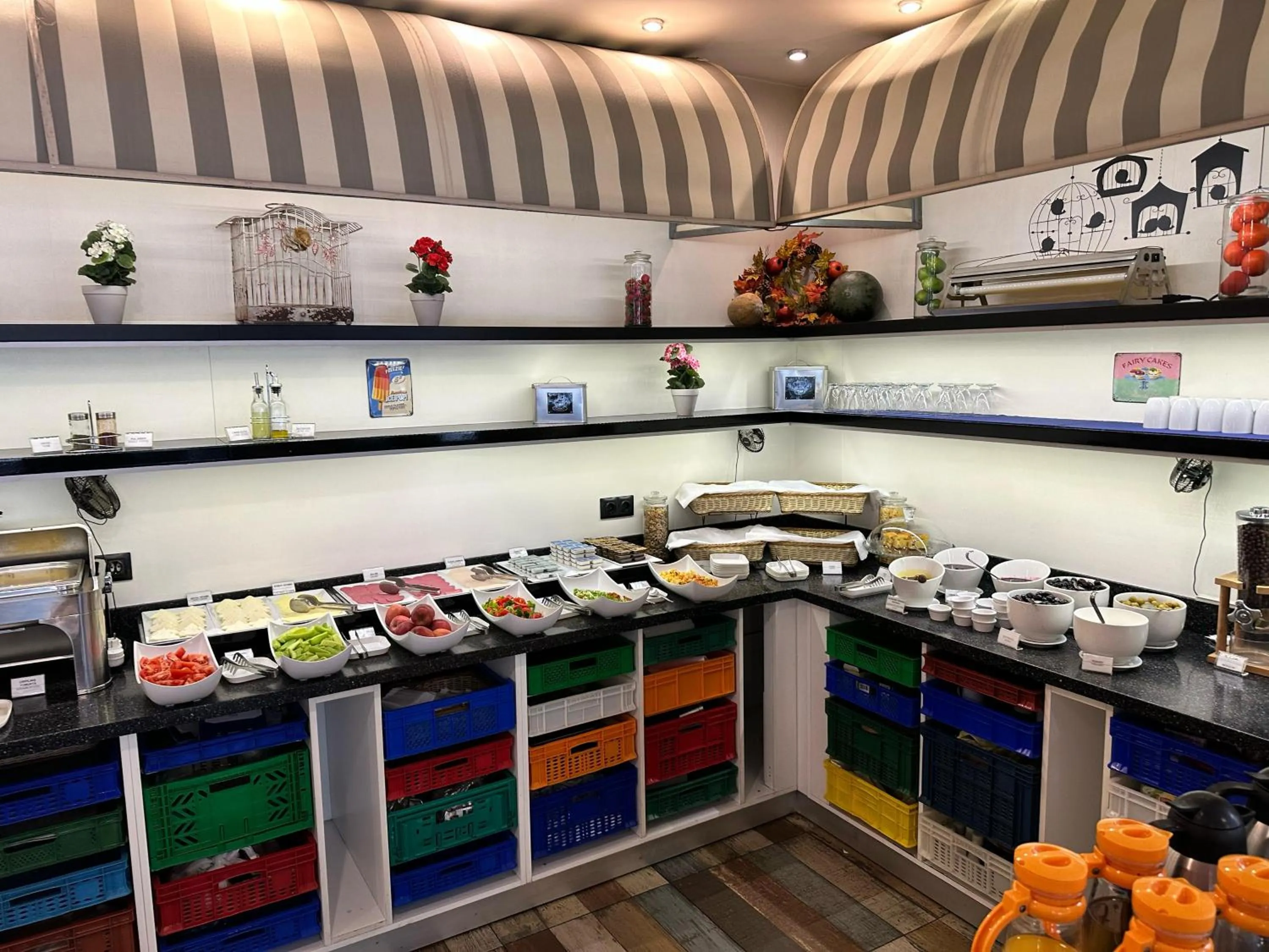 Food and drinks in Tempo Fair Suites