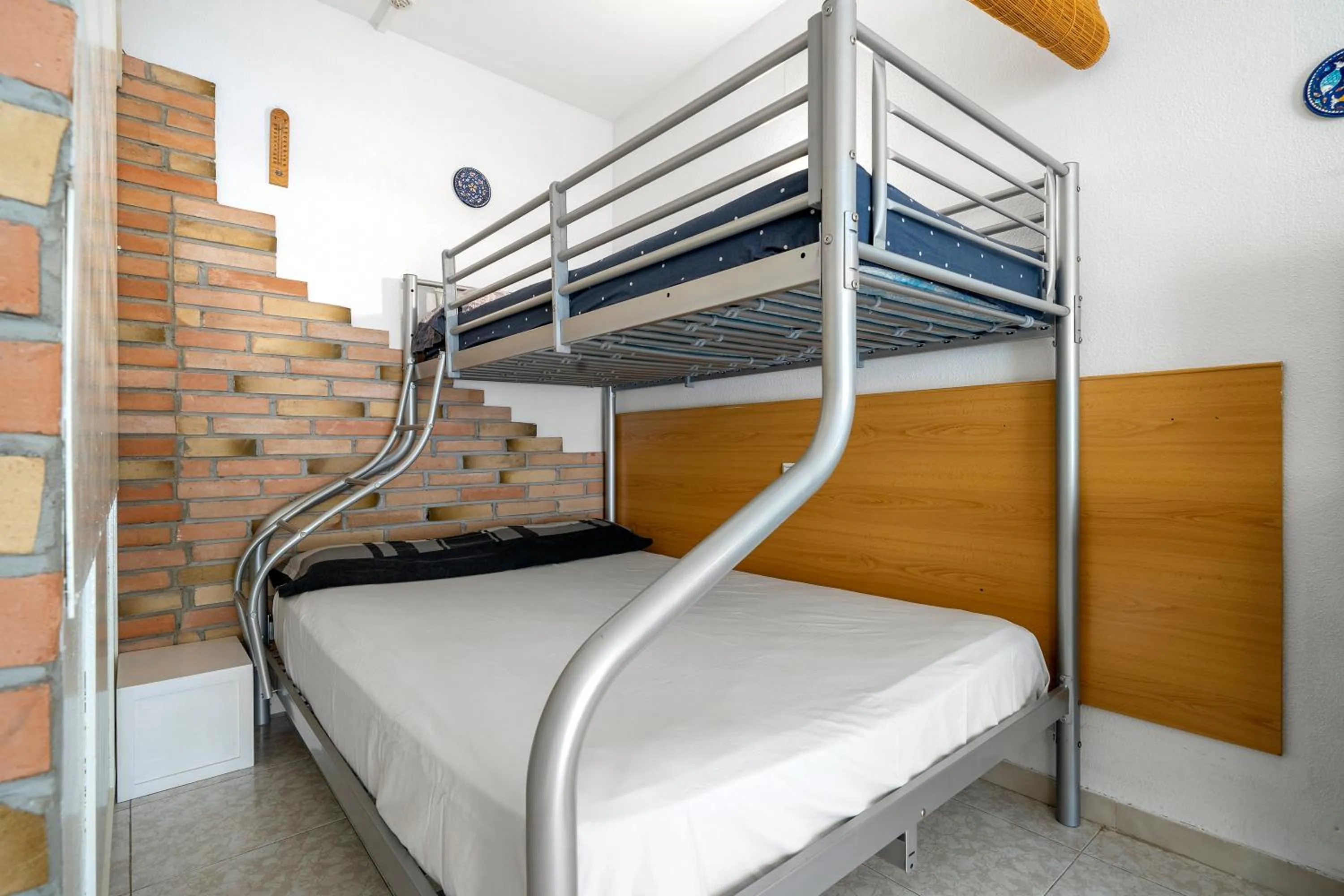 Property building, Bed in Font de Mar