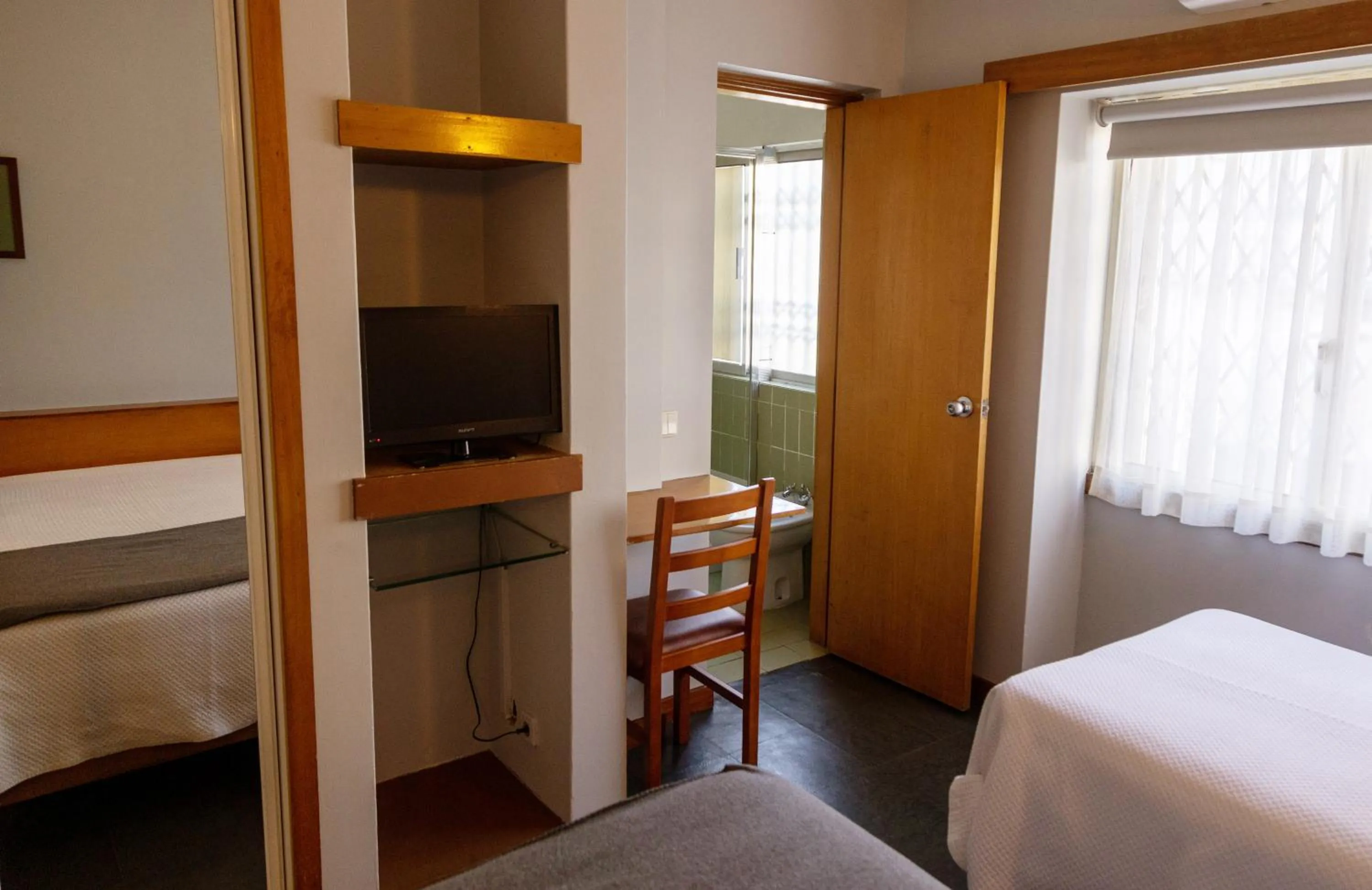 TV and multimedia, Bed in Hotel Sao Nicolau