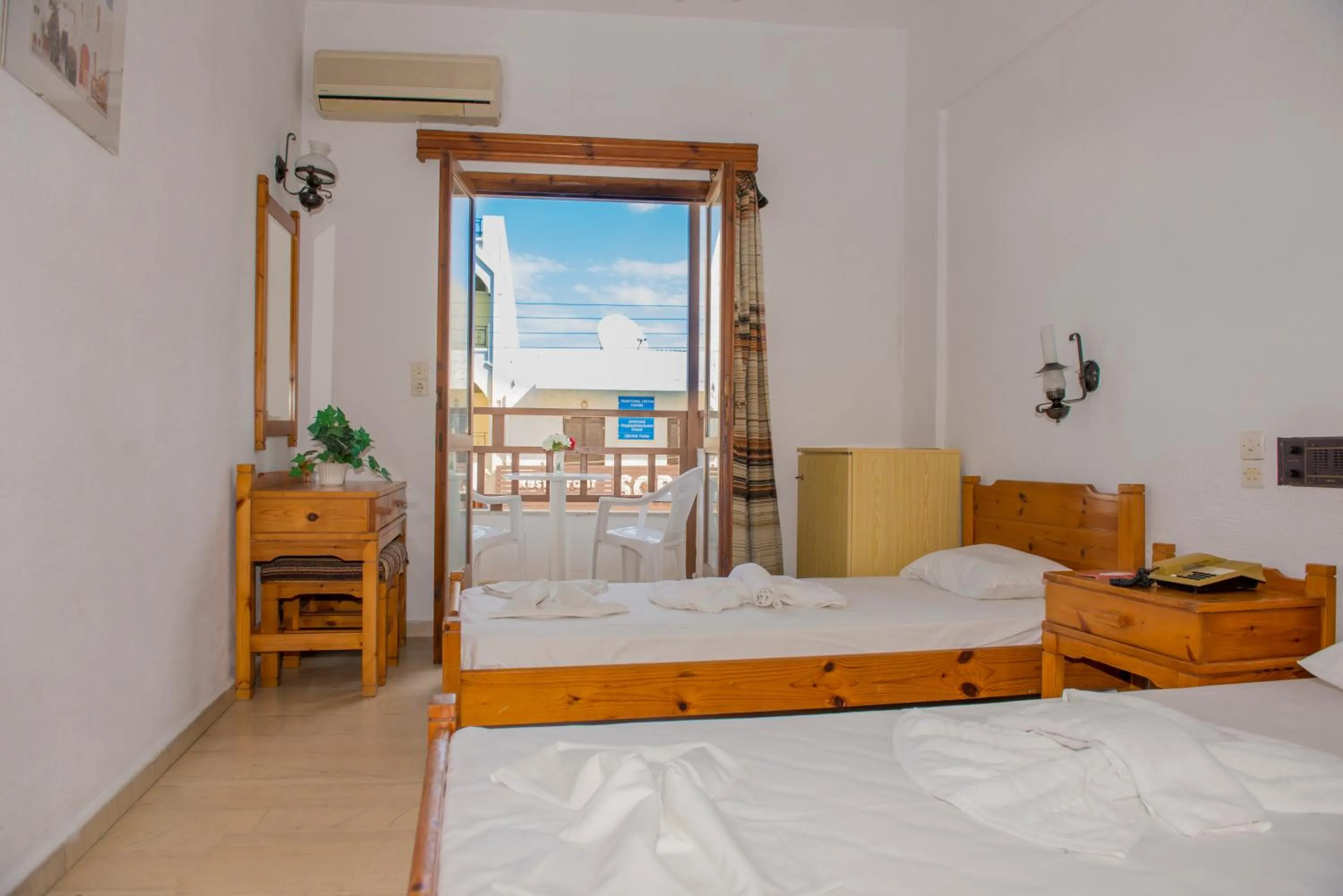 Day, Bed in Hotel Velissarios