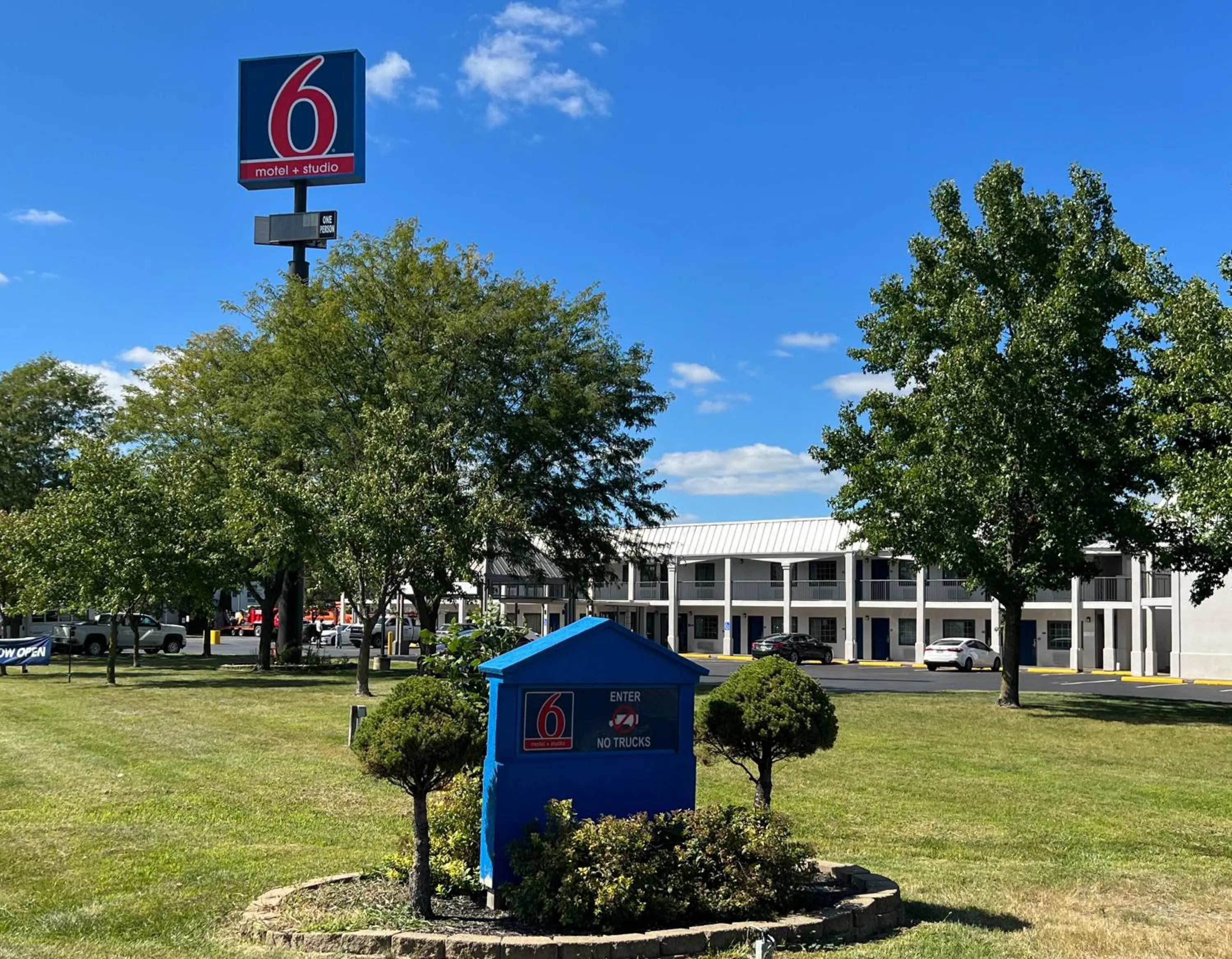 Property building in Studio 6 Suites - Lafayette, IN