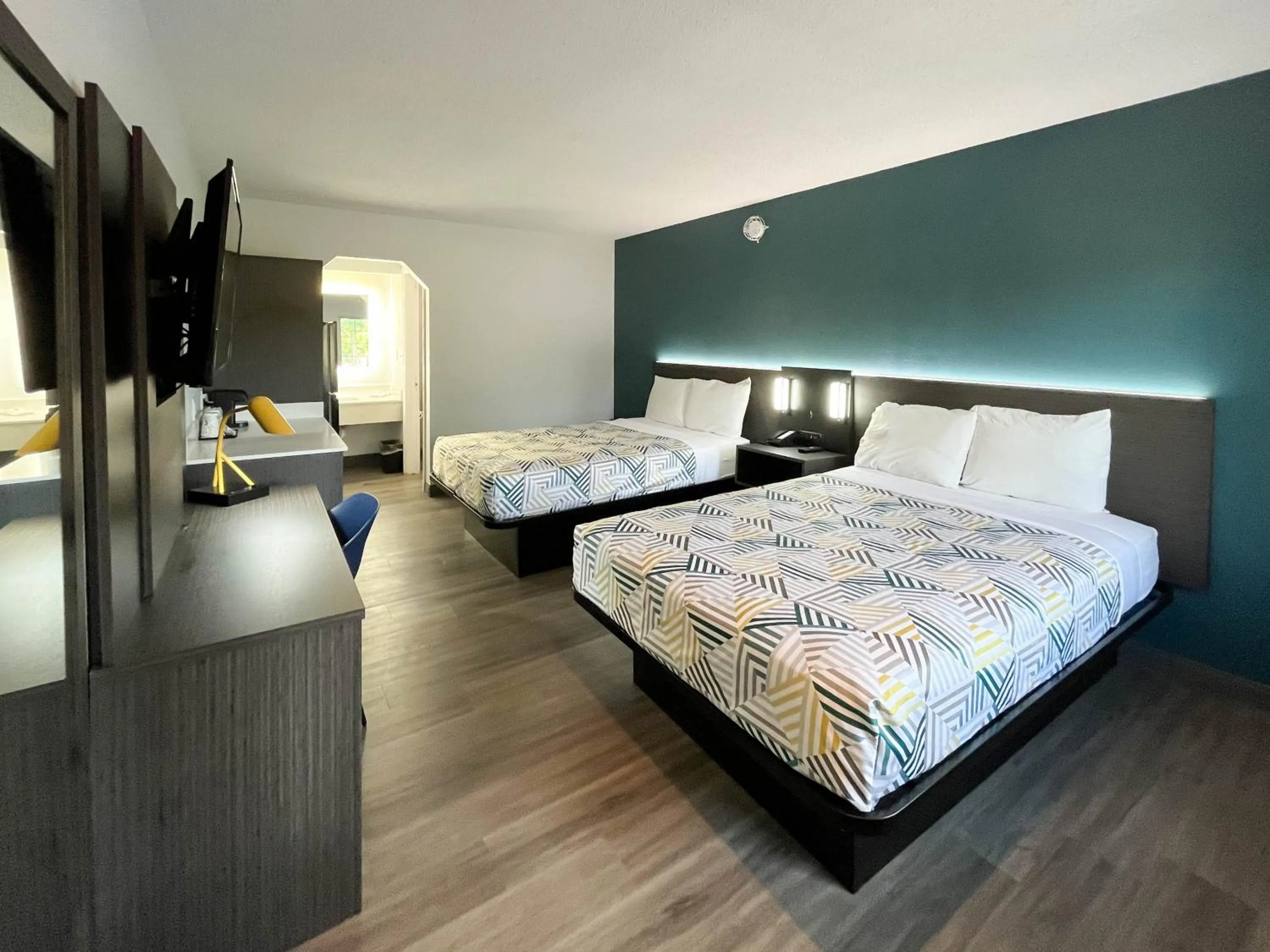 Photo of the whole room, Bed in Studio 6 Suites - Lafayette, IN