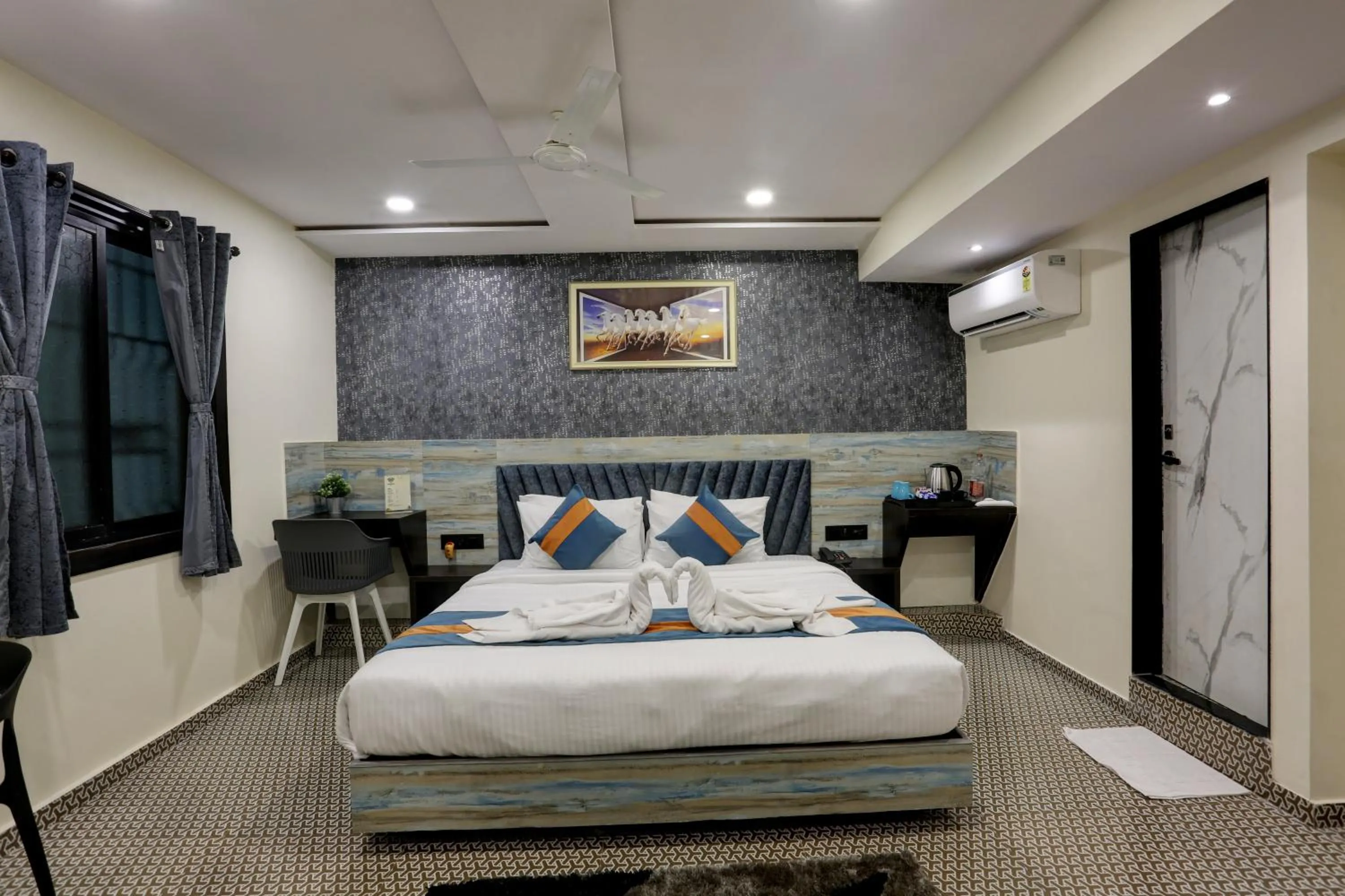 Bedroom, Bed in DIAMOND HOTEL