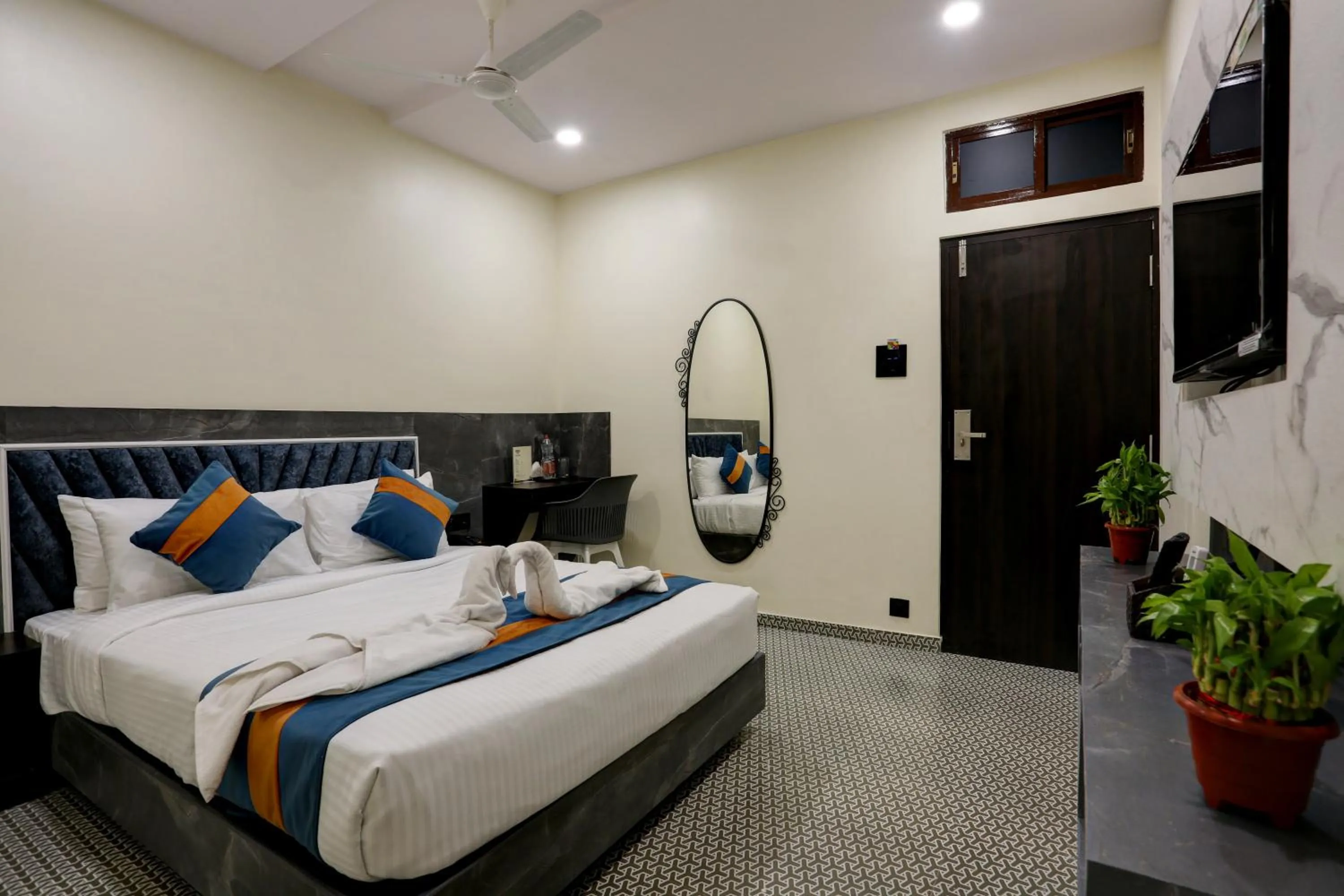 Bedroom, Bed in DIAMOND HOTEL