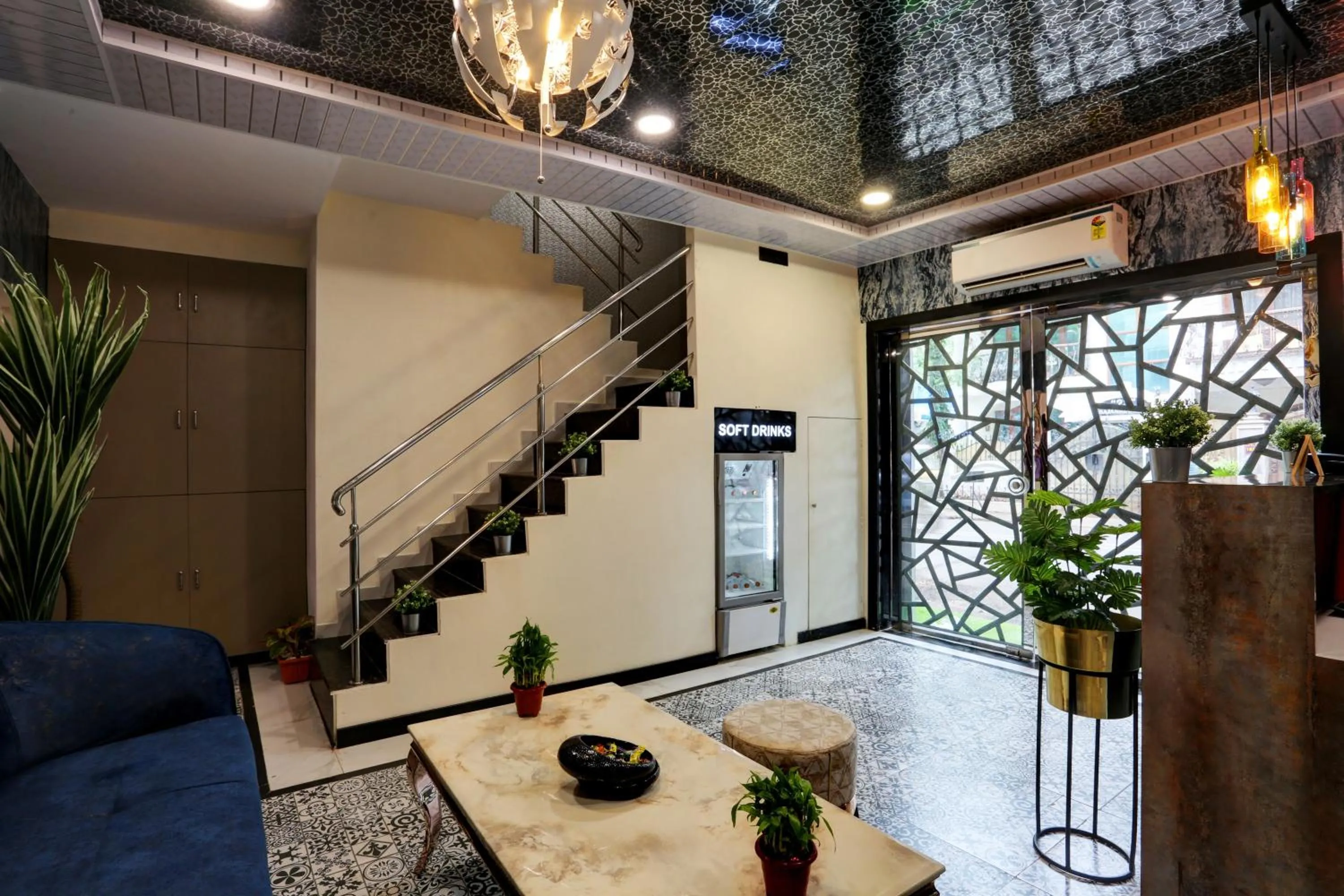 Living room in DIAMOND HOTEL