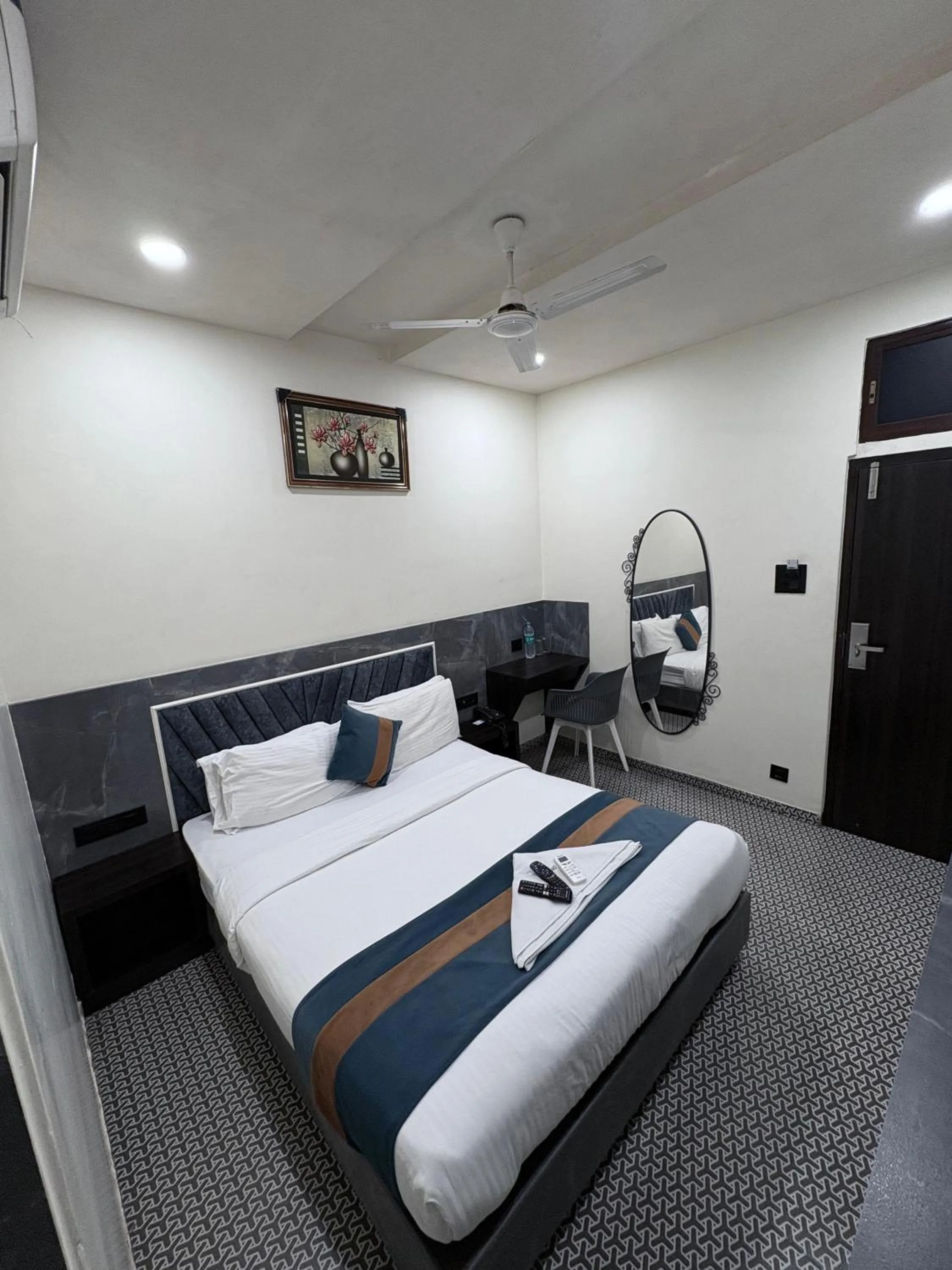 Bedroom, Bed in DIAMOND HOTEL