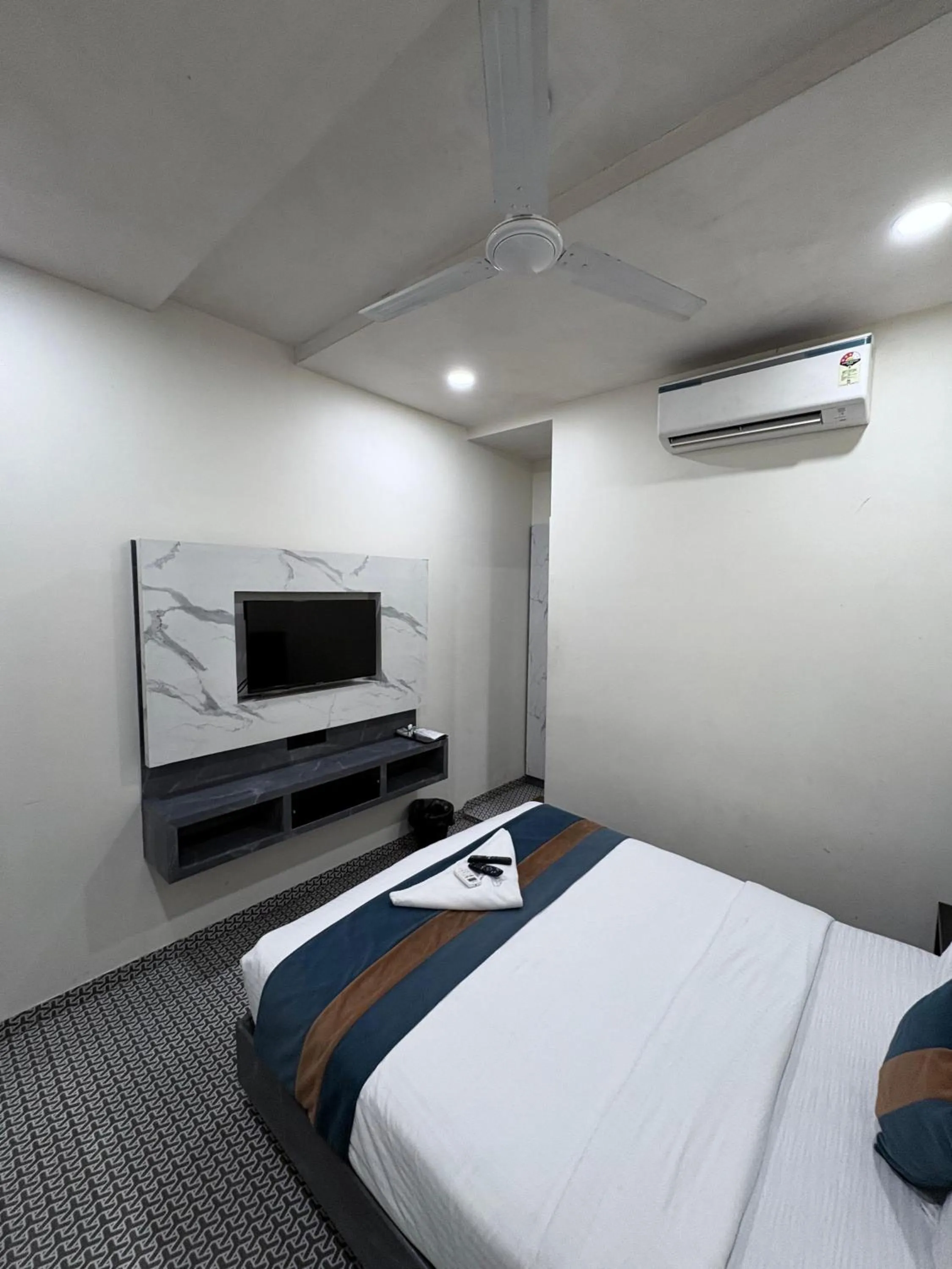 Bedroom, Bed in DIAMOND HOTEL