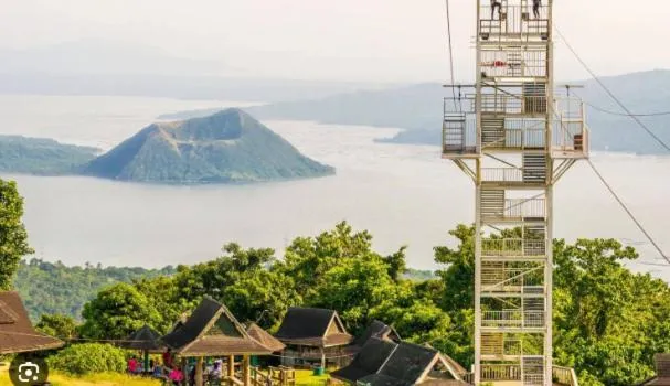 Tagaytay Cozy Staycation in Villa Kluis Pine Suite