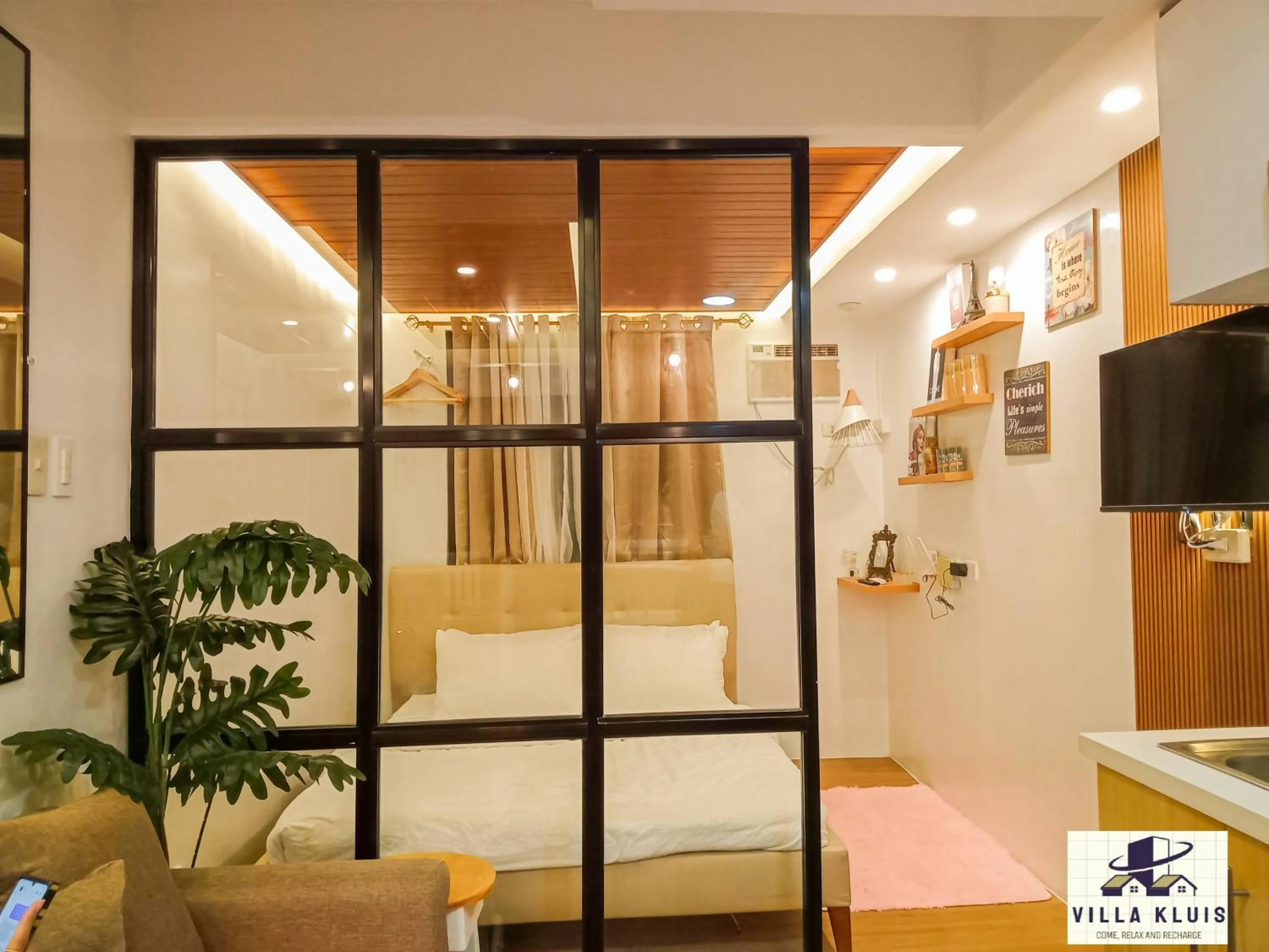 Tagaytay Cozy Staycation in Villa Kluis Pine Suite