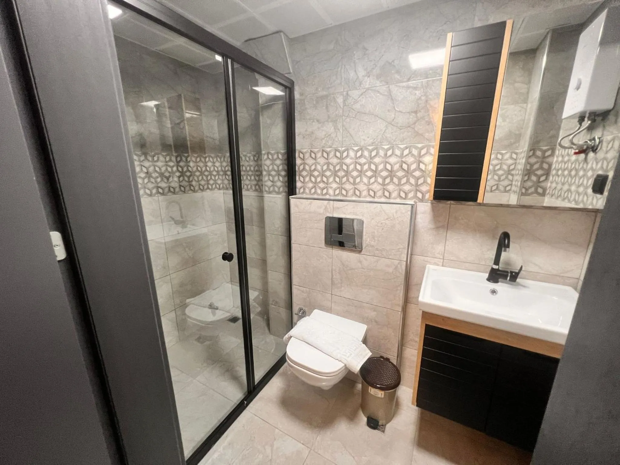 Shower in Hayal Fener