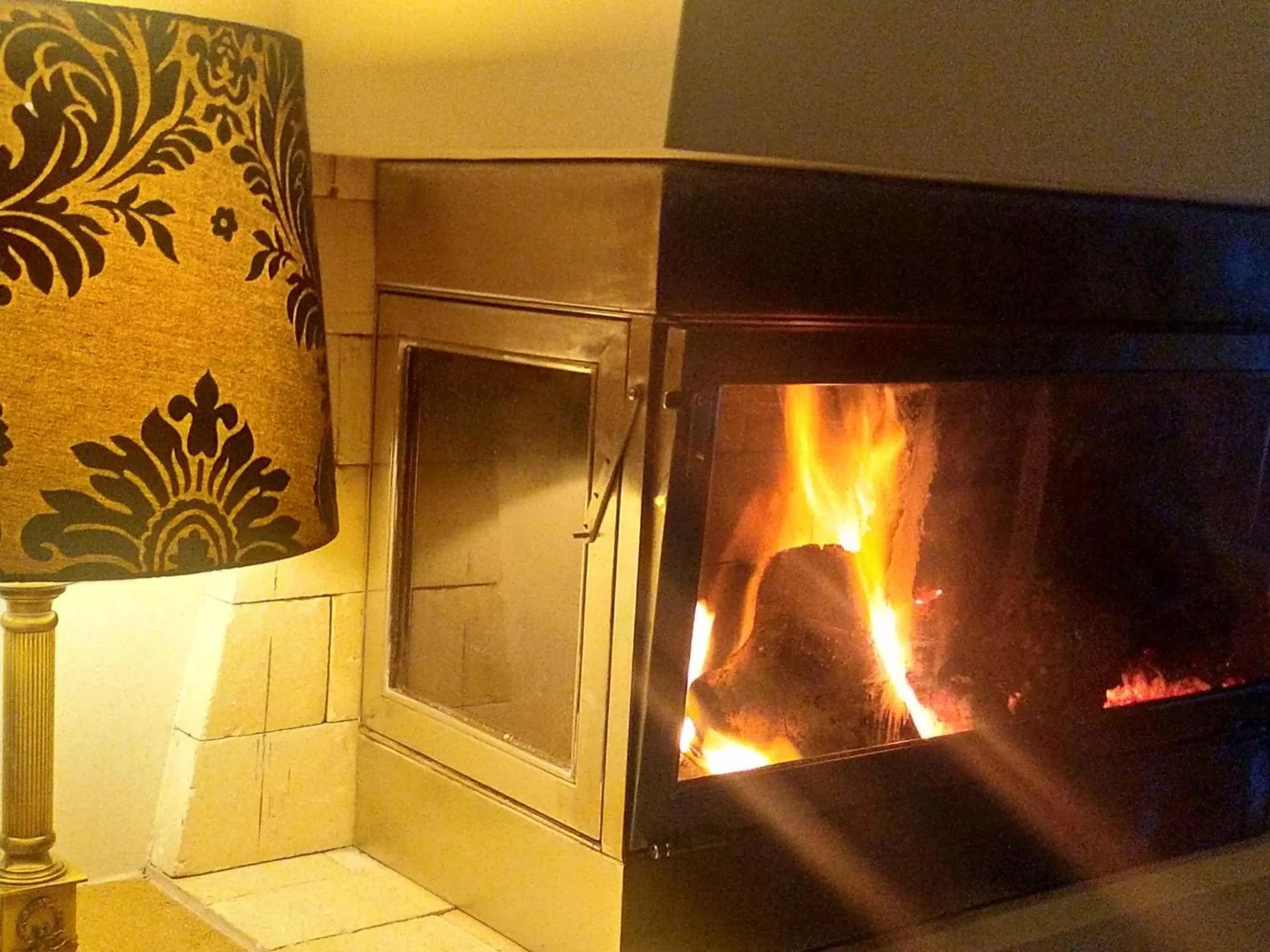 Communal lounge/ TV room in Place of Moments Natur-Suites SPA