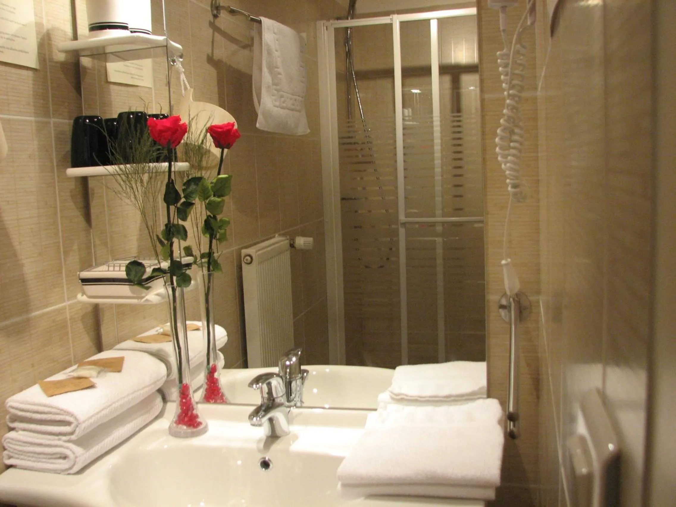 Bathroom in Le Pas de L'Ane Chambres d'hôtes