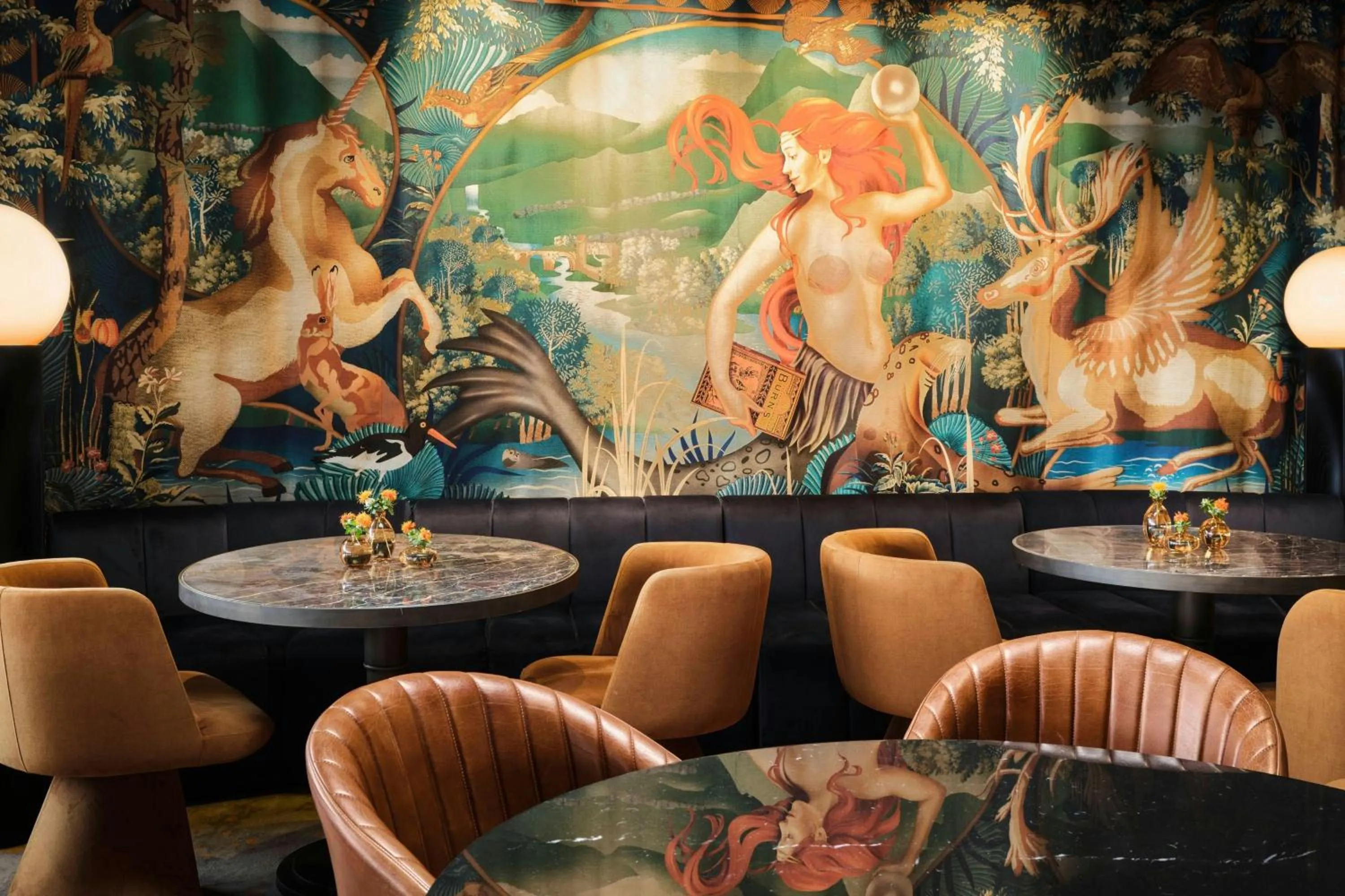 Lounge or bar in W Edinburgh