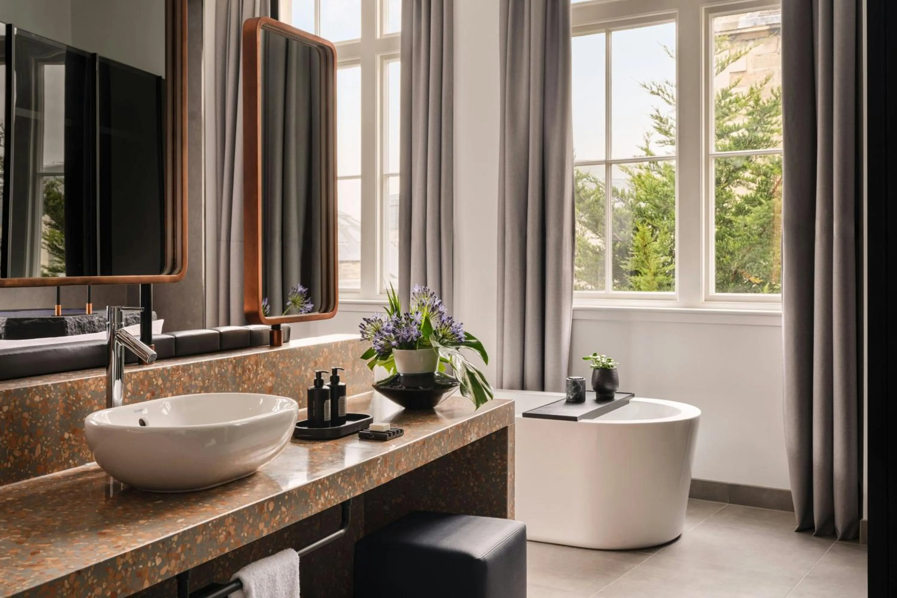 Bedroom in W Edinburgh