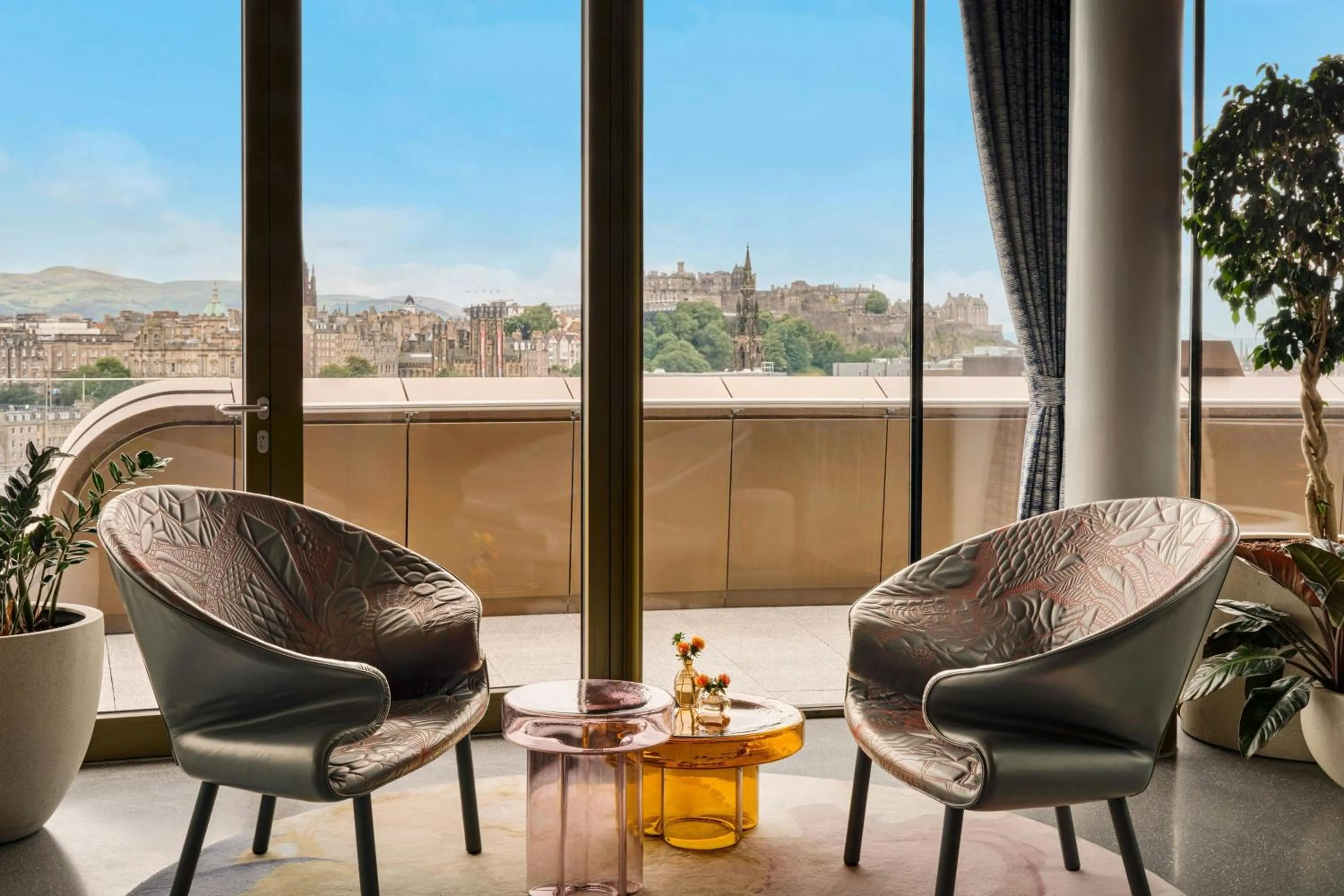 Lounge or bar in W Edinburgh