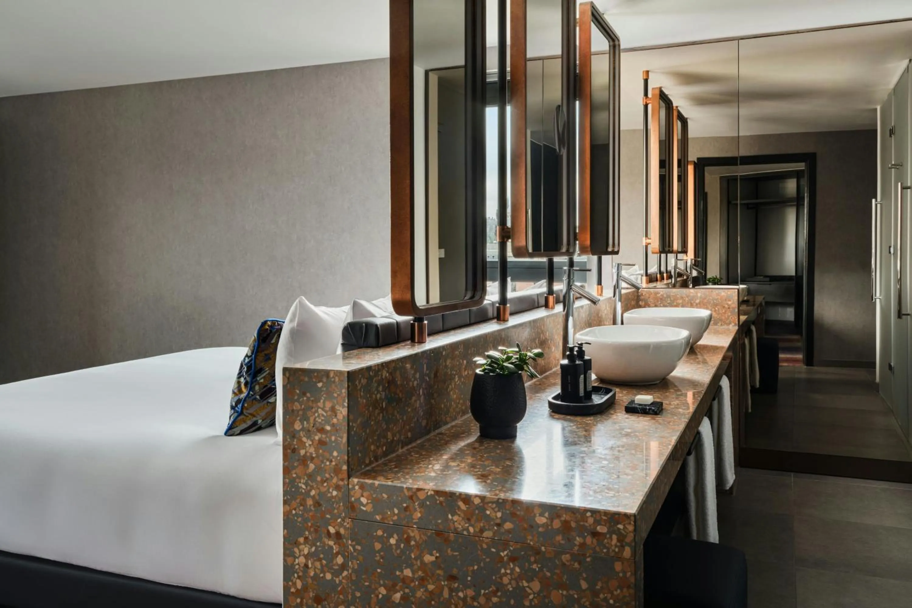 Bedroom, Bed in W Edinburgh