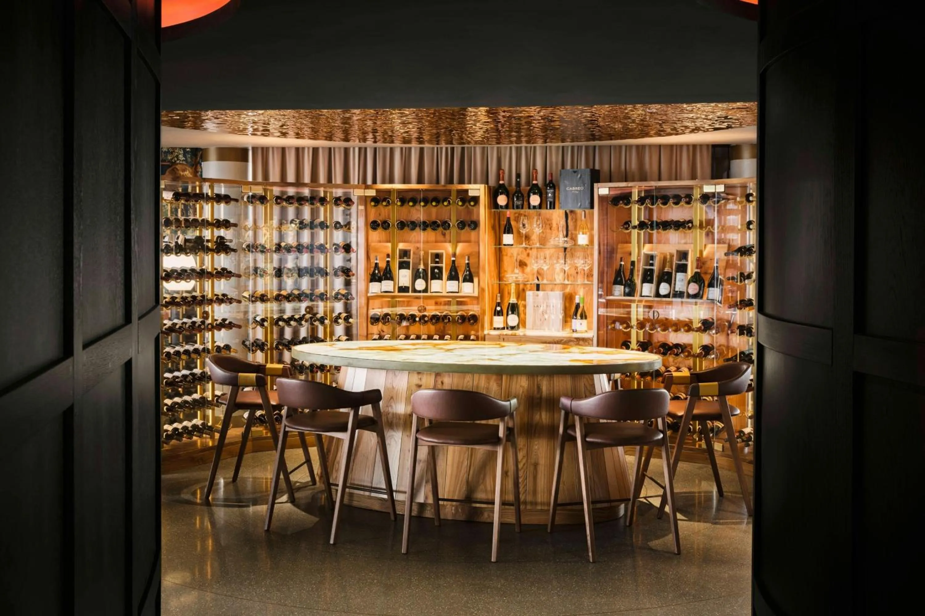 Lounge or bar in W Edinburgh