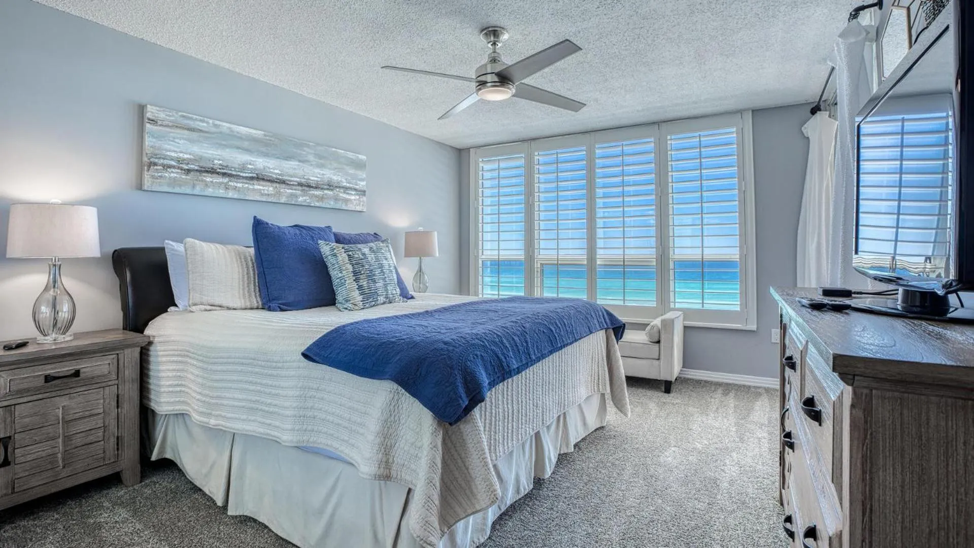 Bed in Hidden Dunes Gulfside 502 - Gulf front and updated