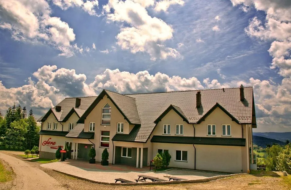 Property building in Hotel Restauracja Sara