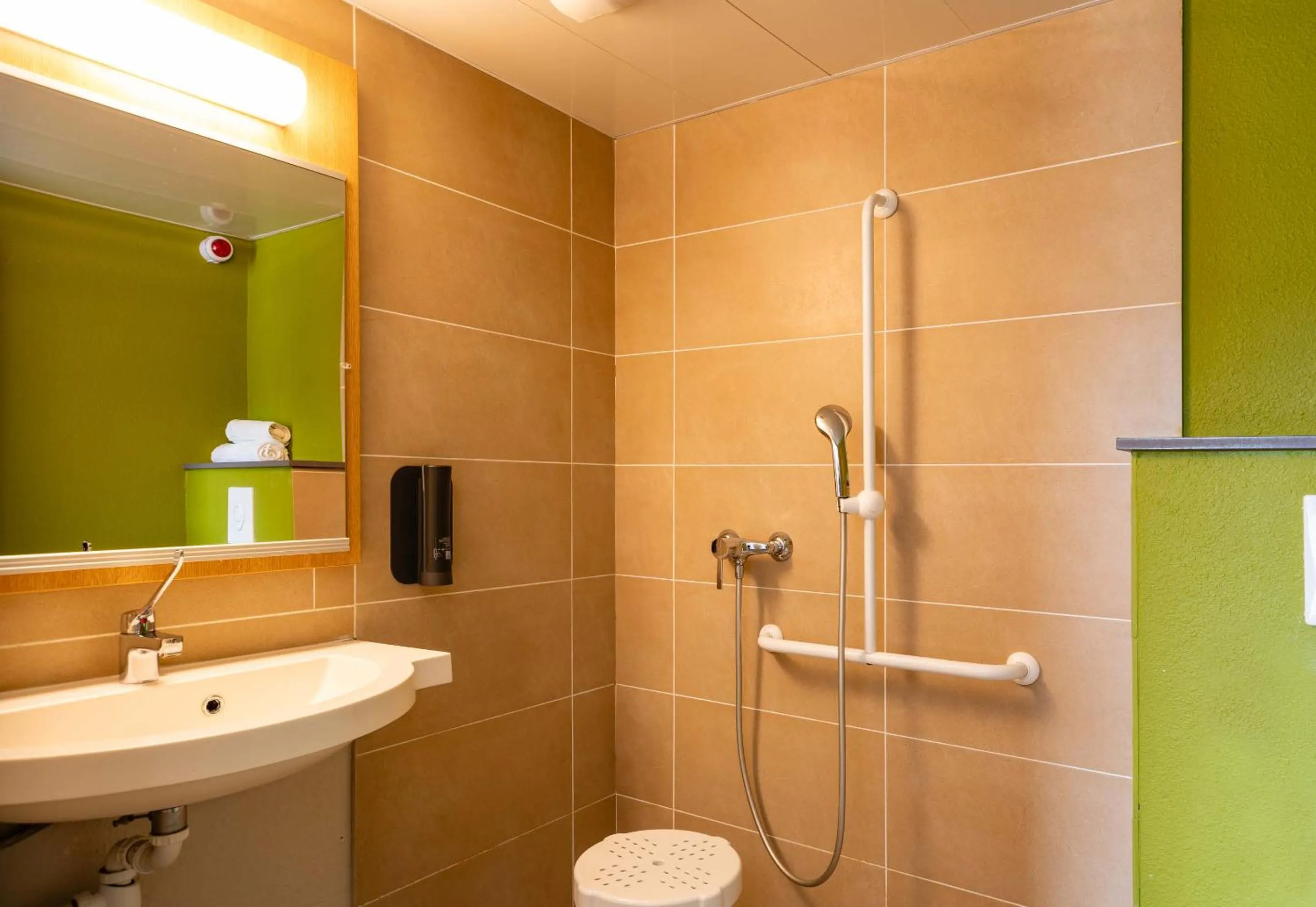 Bathroom in B&B HOTEL Aubenas