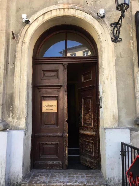 Facade/entrance in Gold room