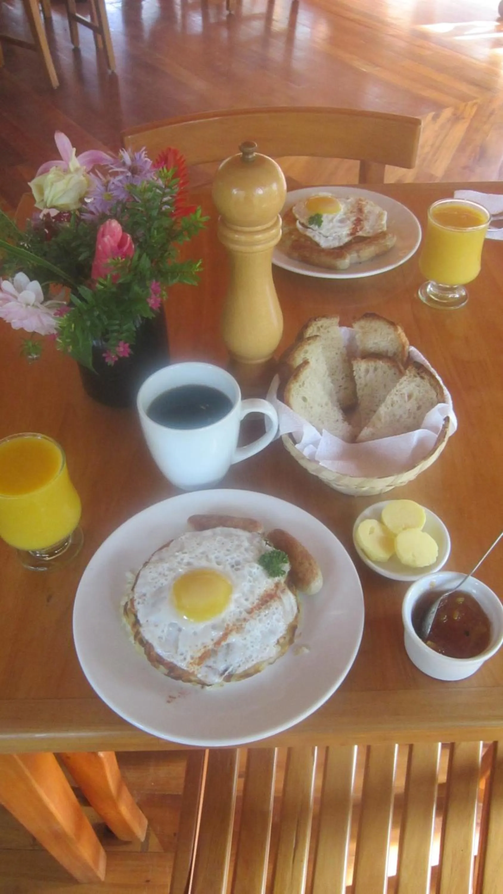 Breakfast in Hosteria La Roulotte - Mindo