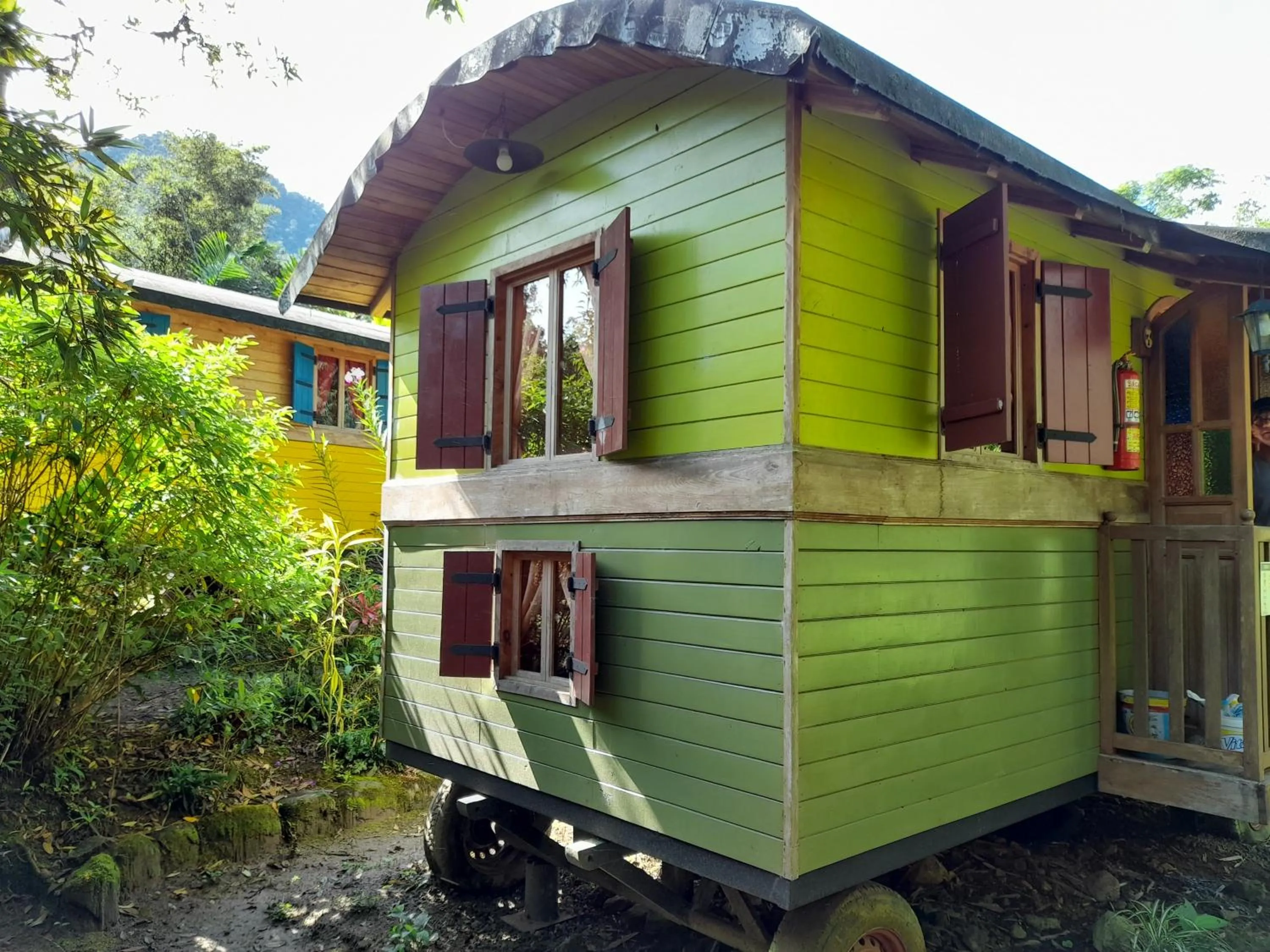 Property building in Hosteria La Roulotte - Mindo