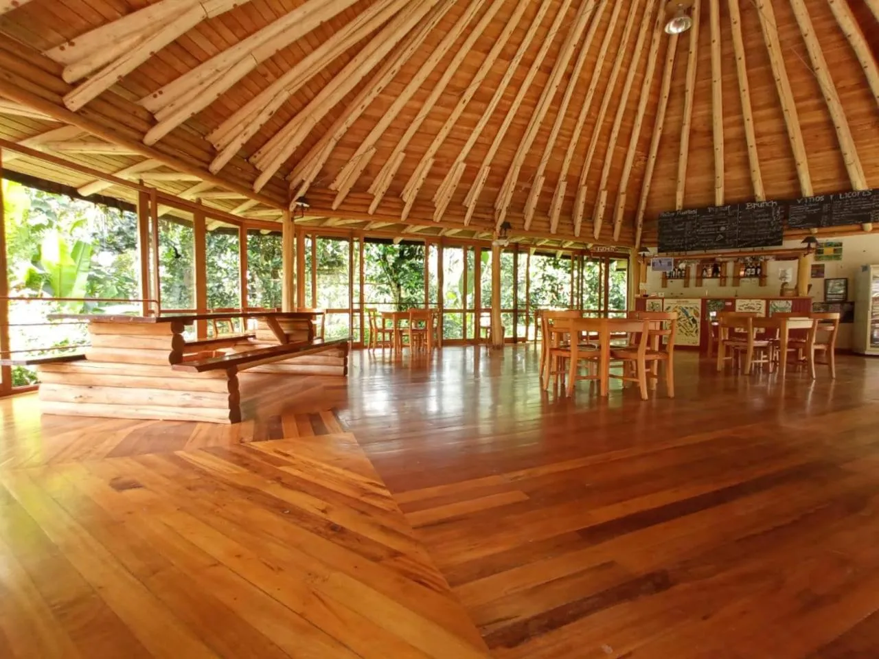 Restaurant/places to eat in Hosteria La Roulotte - Mindo