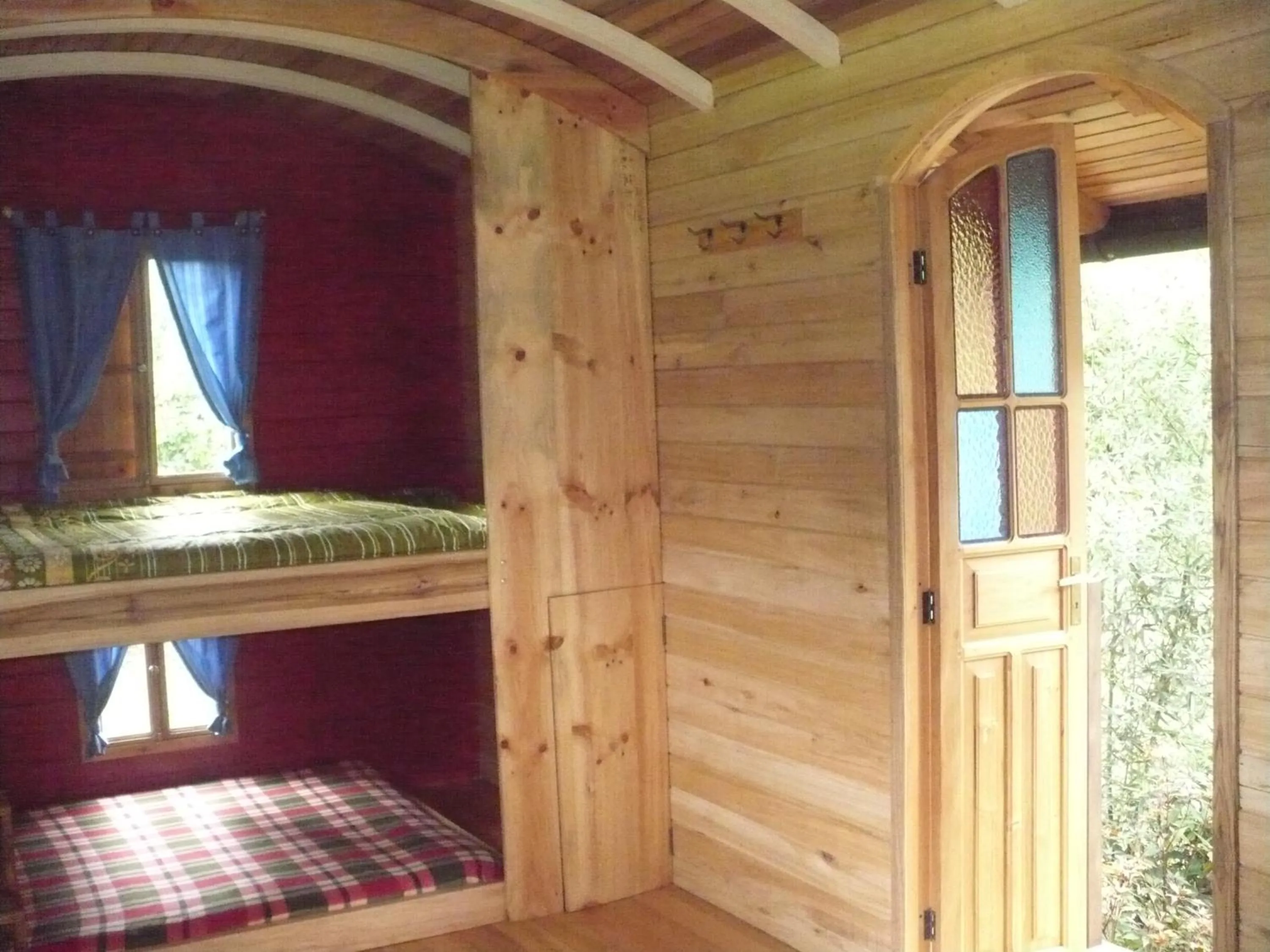 Photo of the whole room, Bed in Hosteria La Roulotte - Mindo