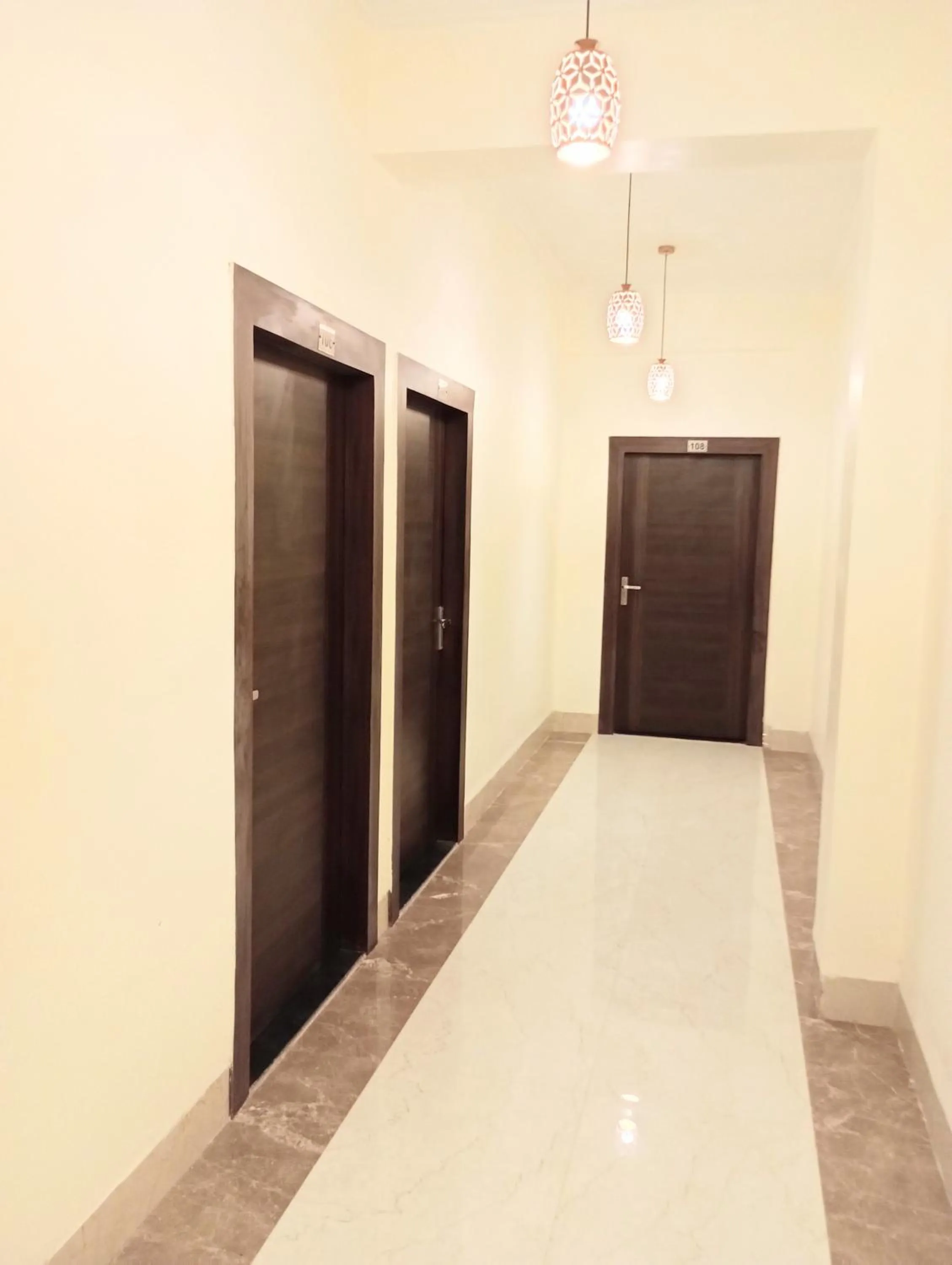 Lobby or reception in Silver Oaks Inn