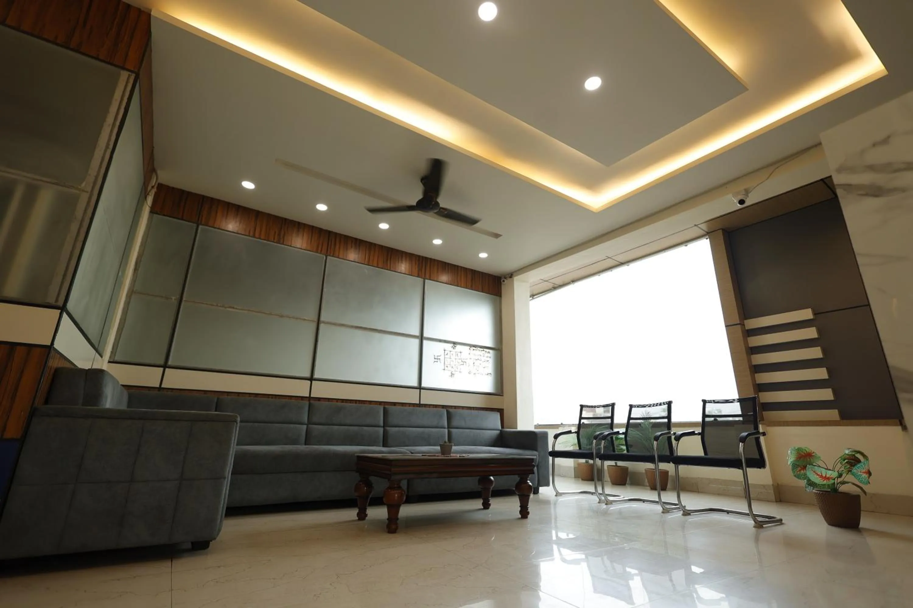 Lobby or reception in Silver Oaks Inn