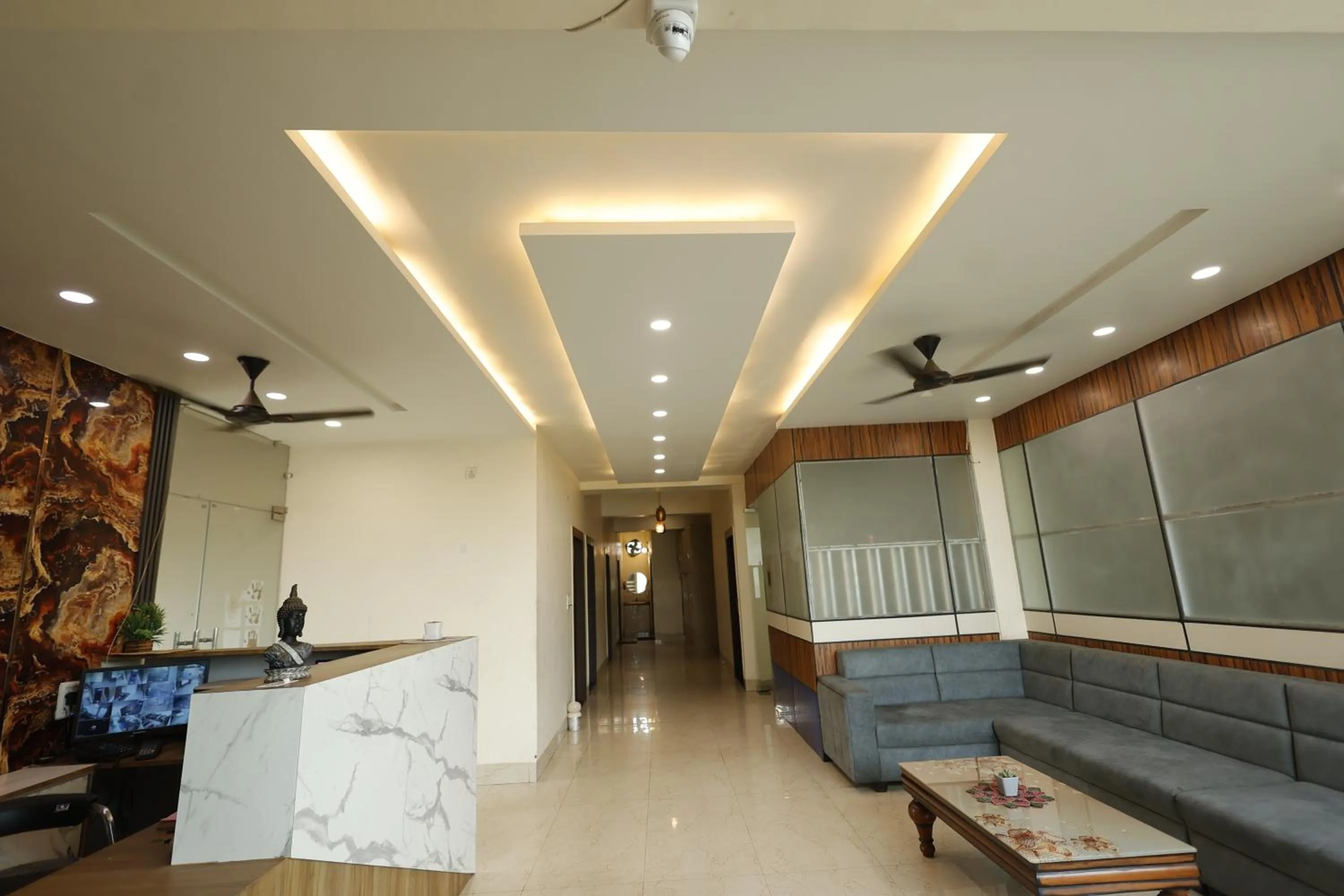 Lobby or reception in Silver Oaks Inn