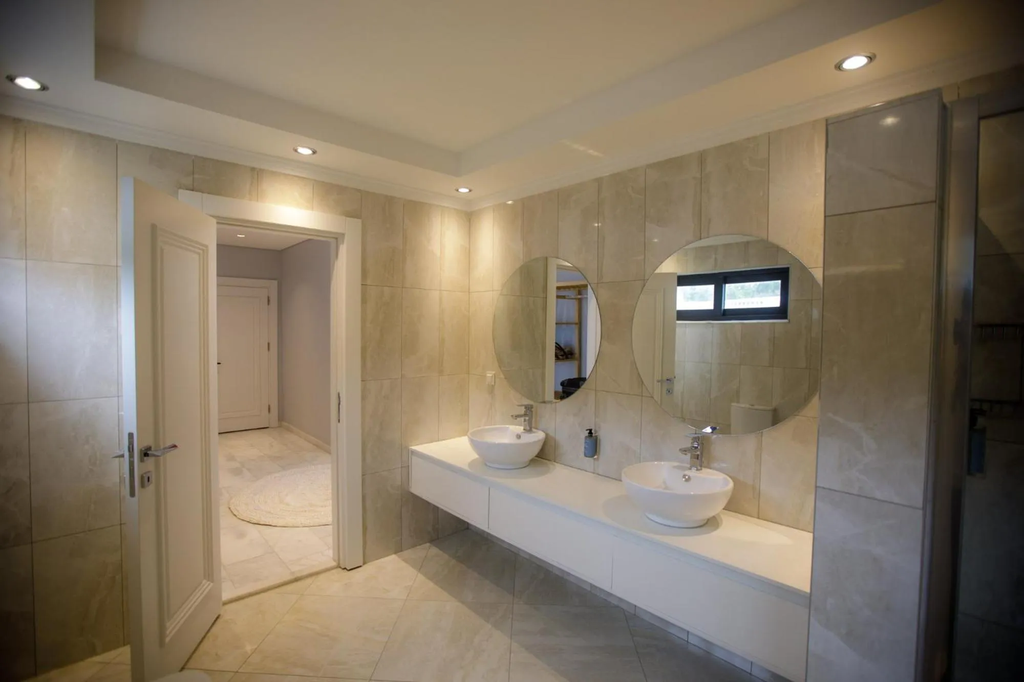 Bathroom in Cowork Lab Suites