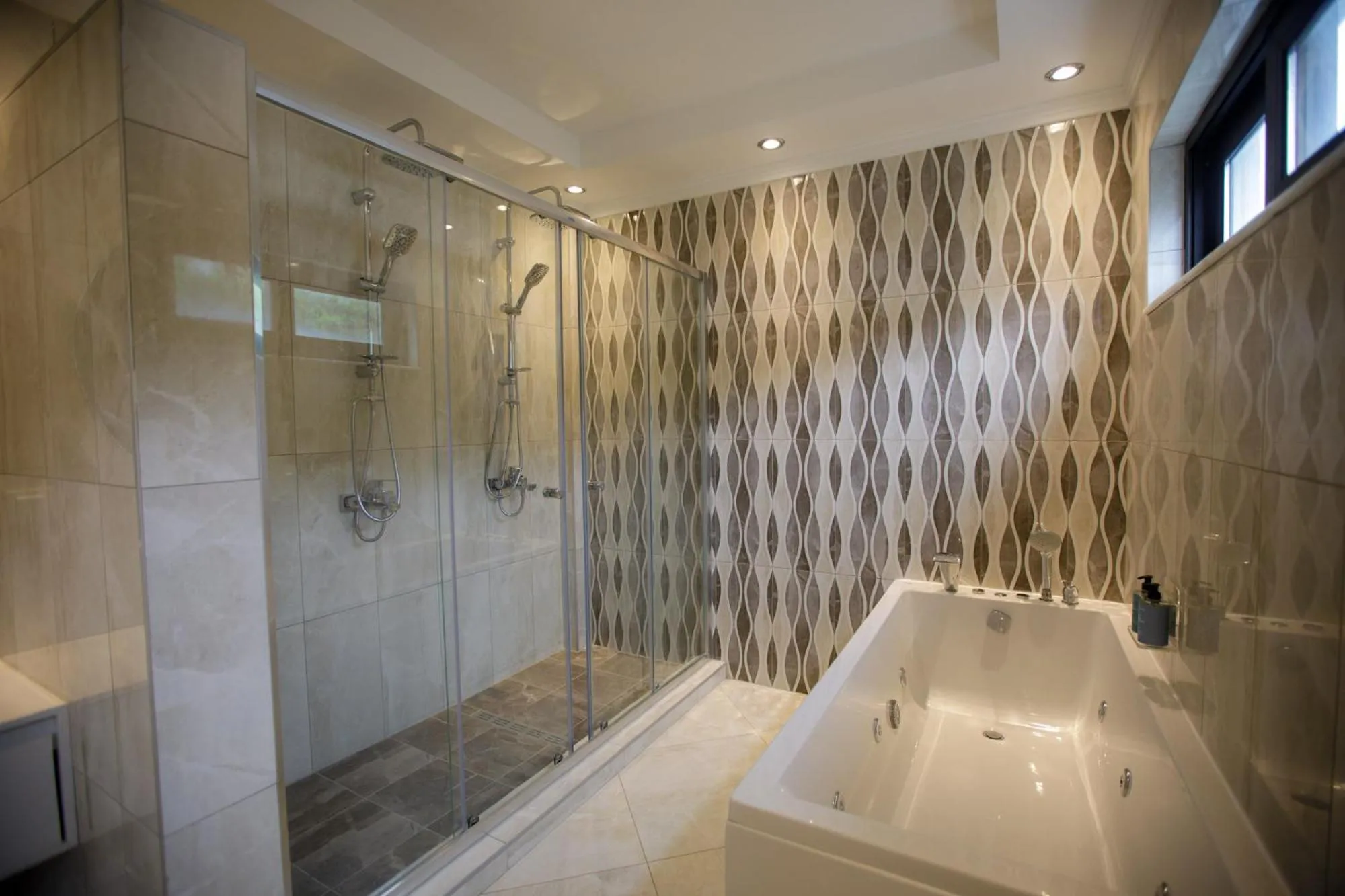 Shower in Cowork Lab Suites