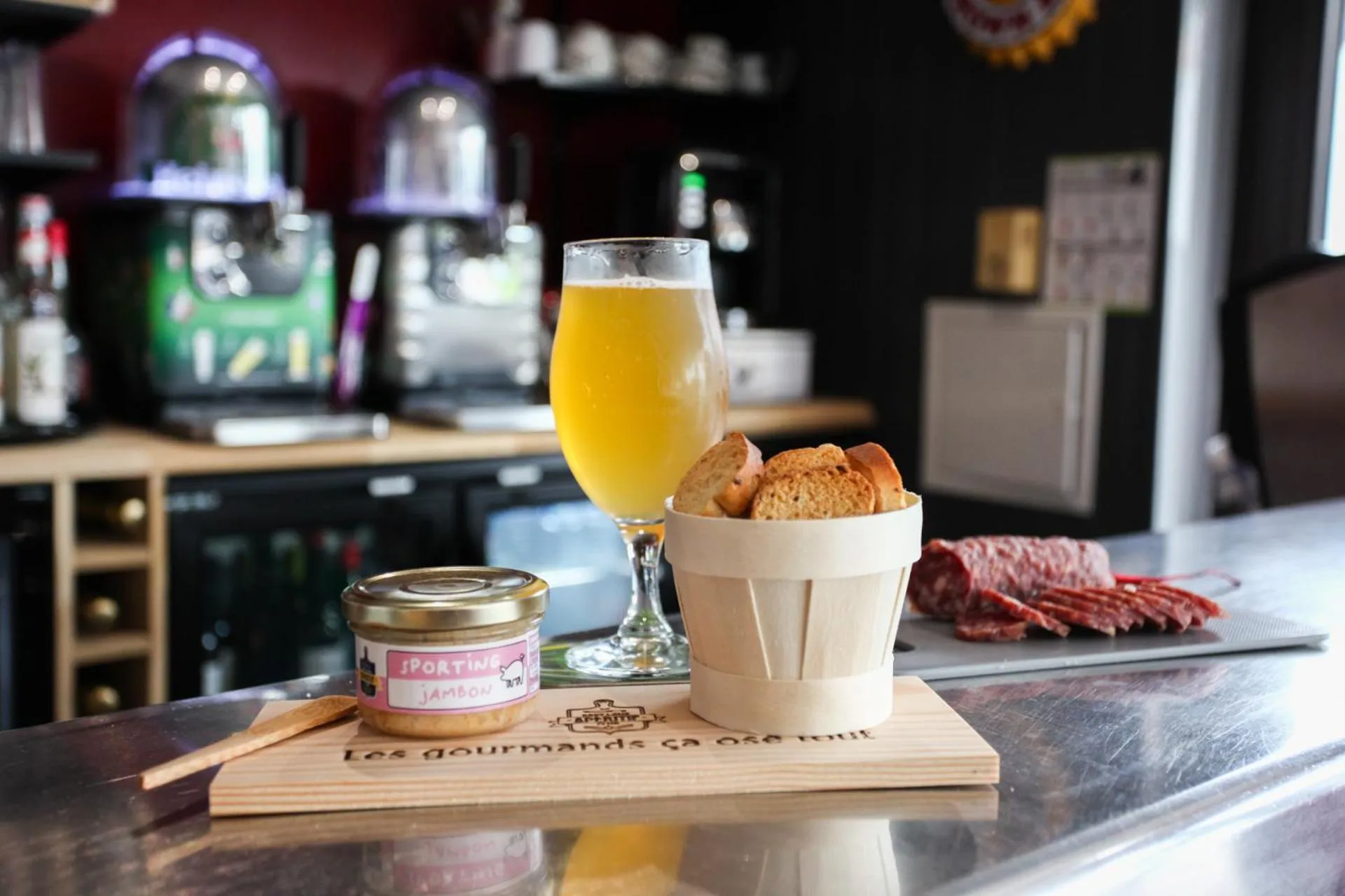 Lounge or bar in Contact Hôtel de Matignon