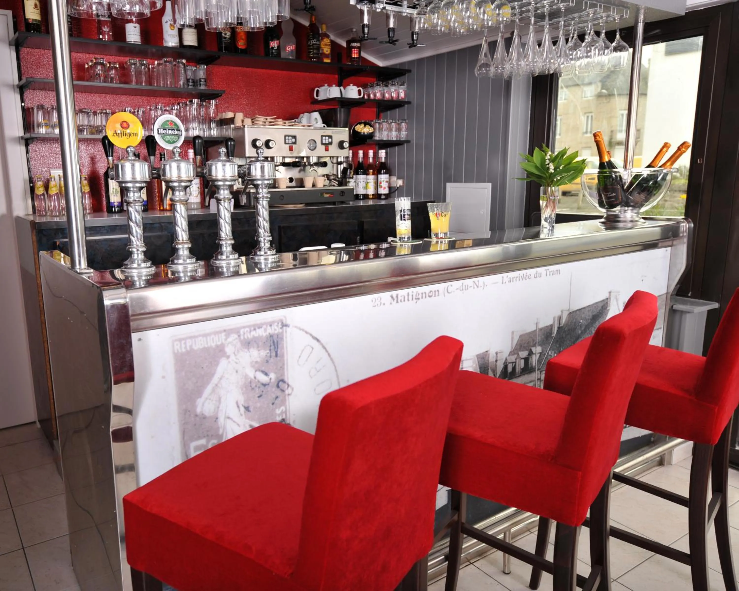 Lounge or bar in Contact Hôtel de Matignon