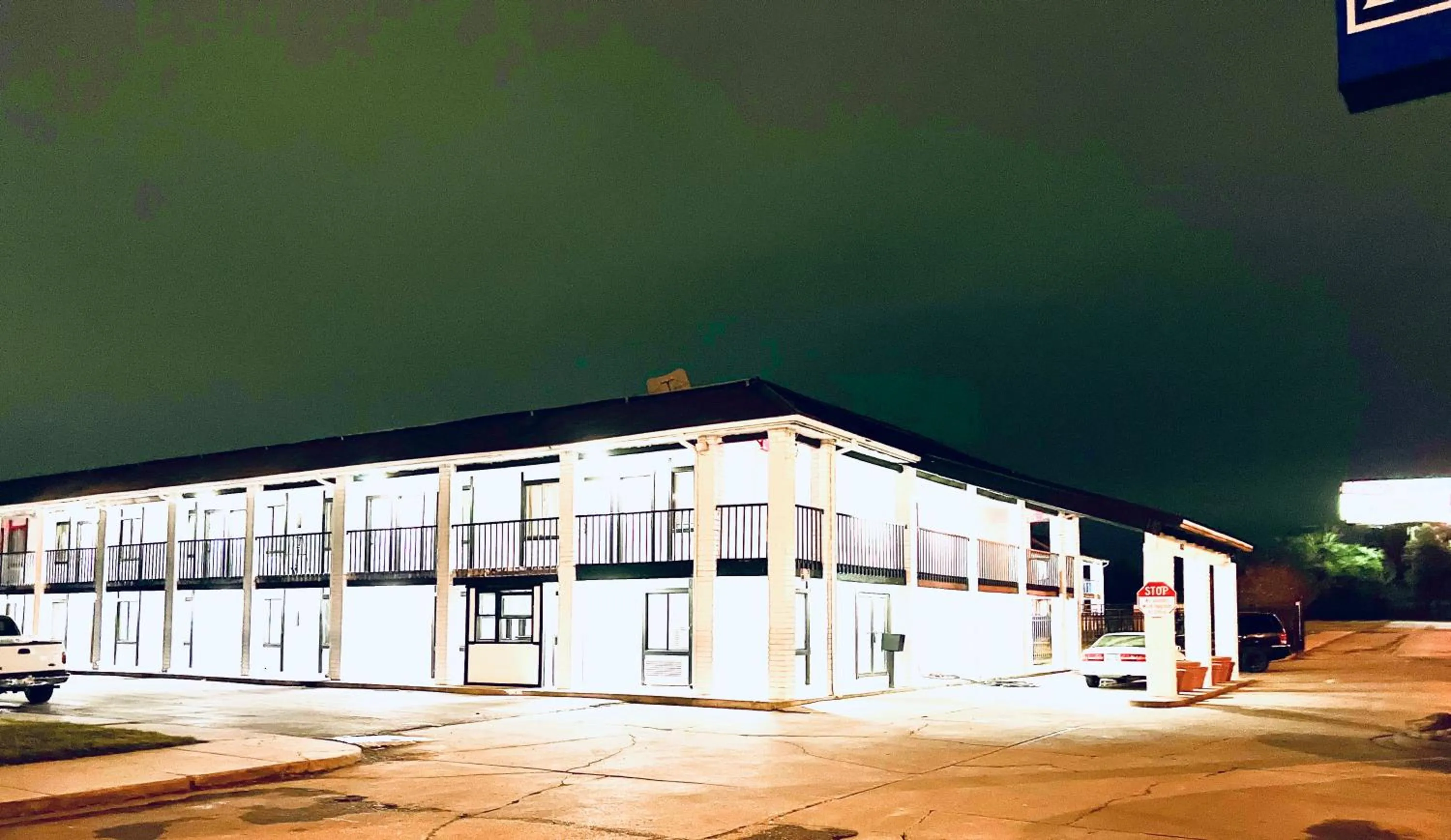 Property building in ECONOMY INN AND SUITES