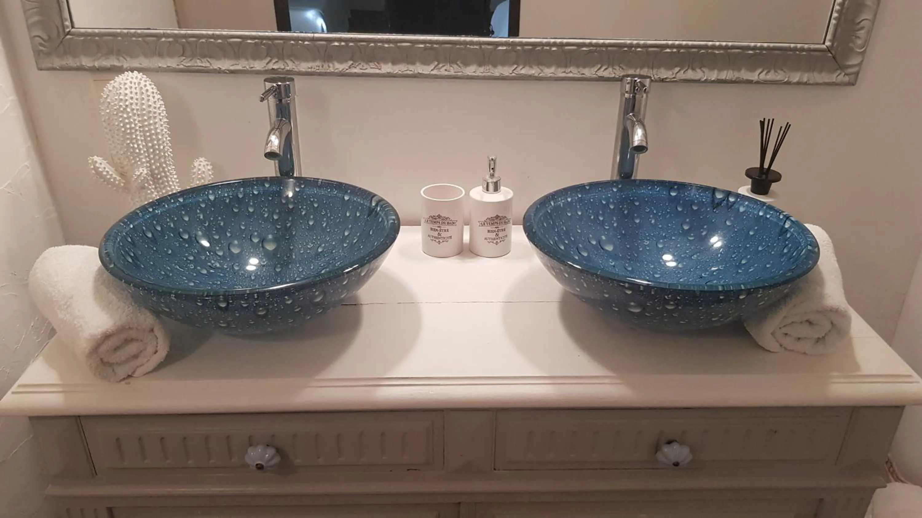 Bathroom in La Demeure du Pressoir