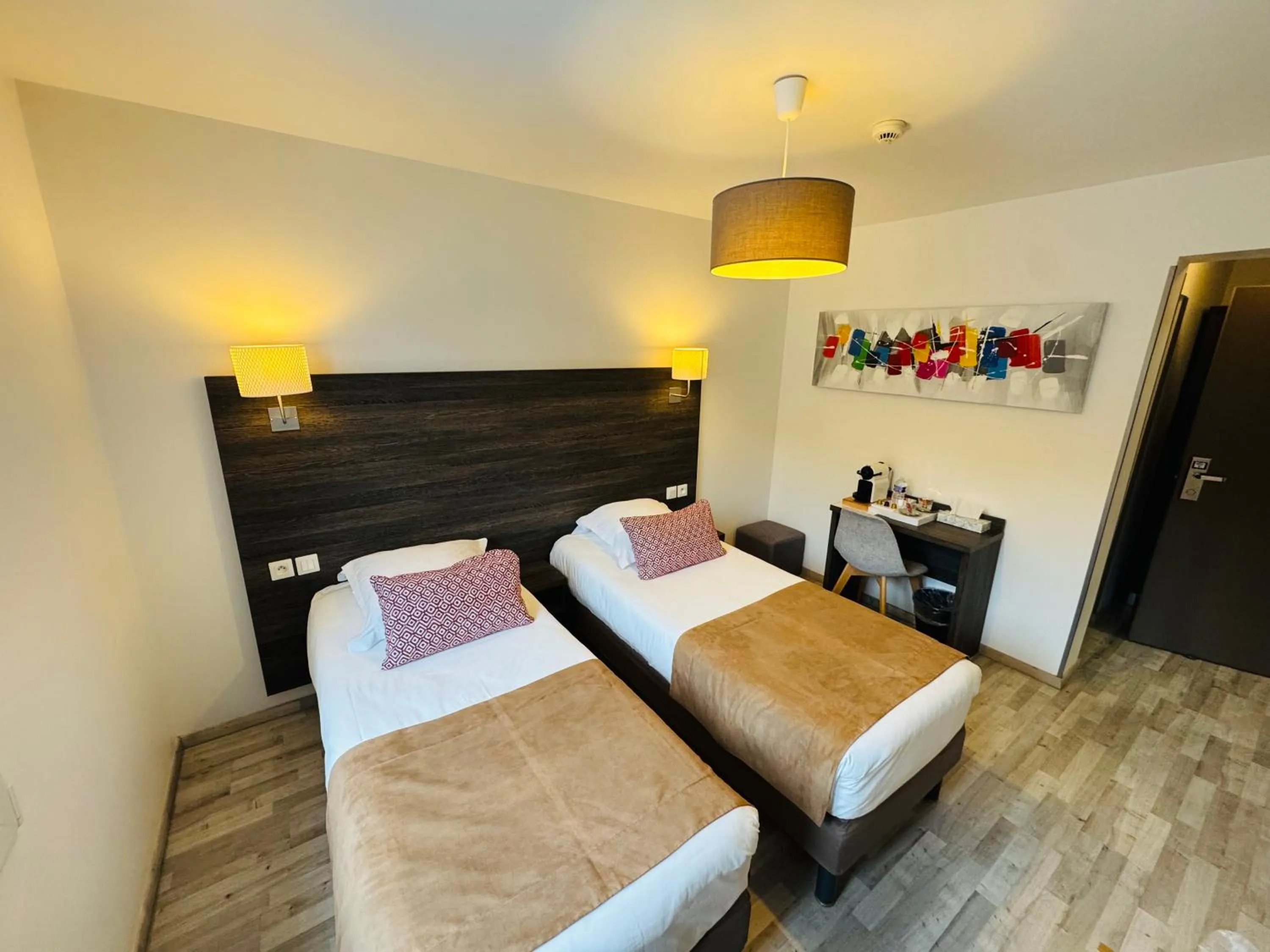 Photo of the whole room, Bed in Hotel de la Cathedrale