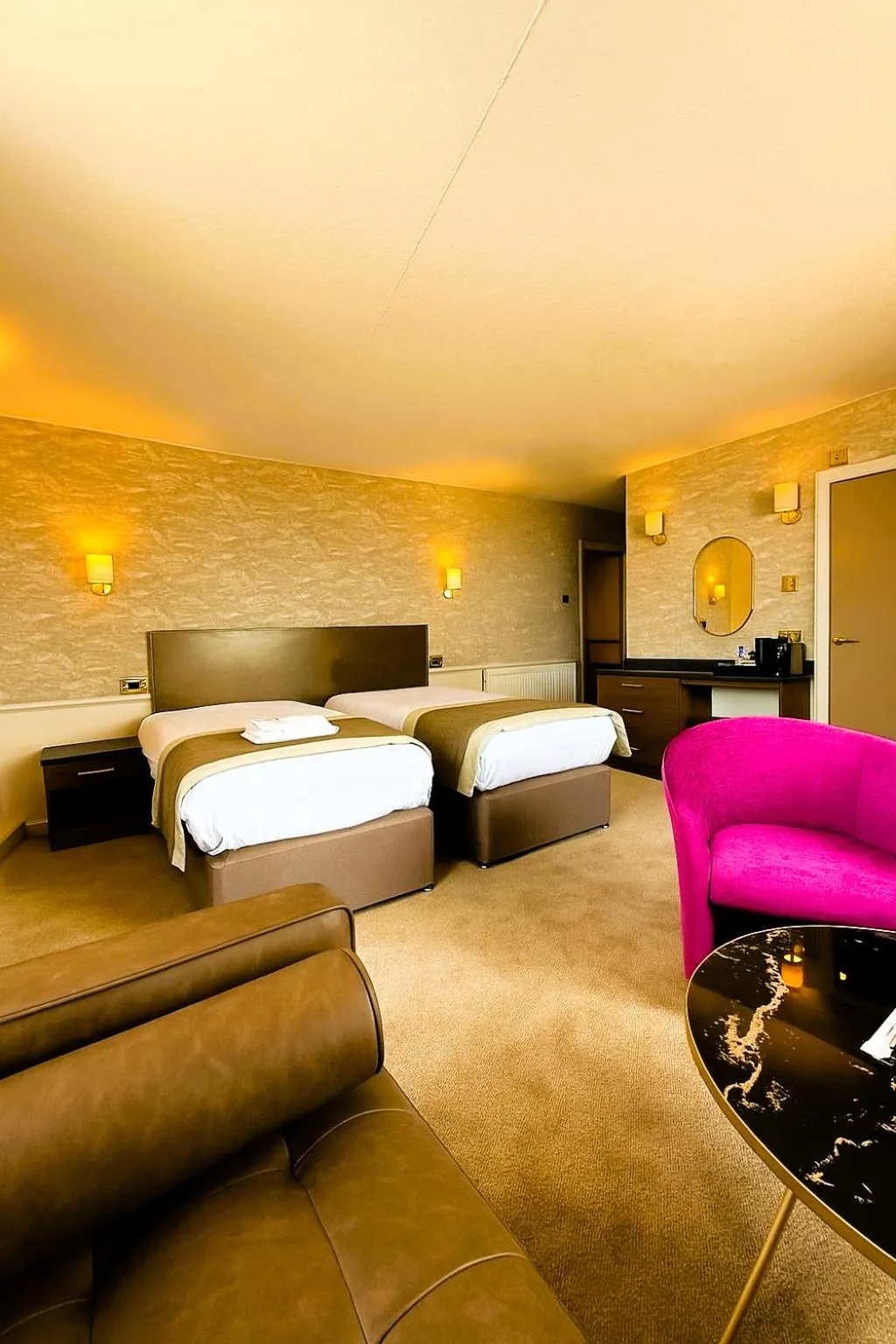 Bed in Claremont Hotel - All Inclusive!