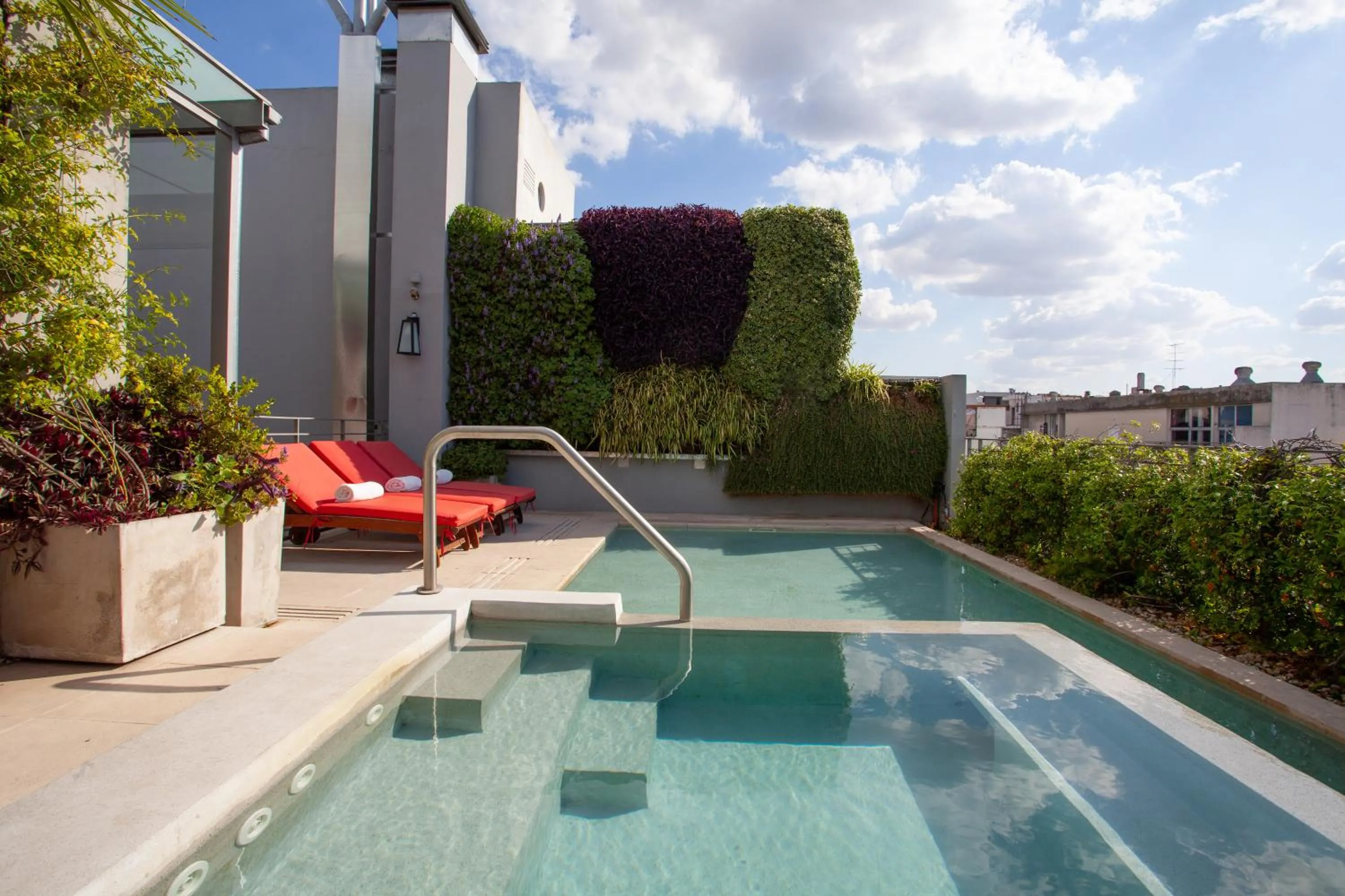 Swimming pool in Palo Santo Hotel