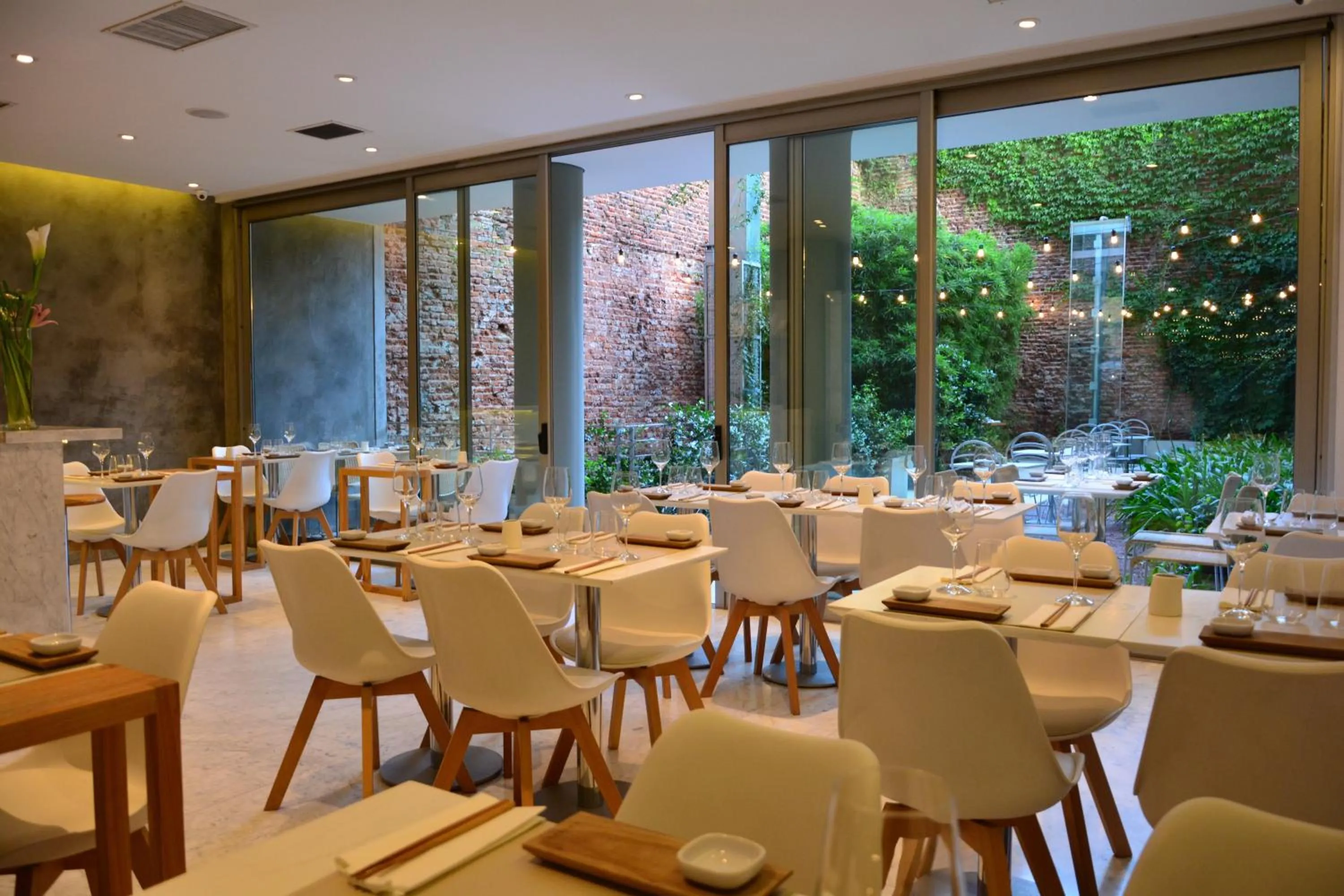 Restaurant/places to eat in Palo Santo Hotel