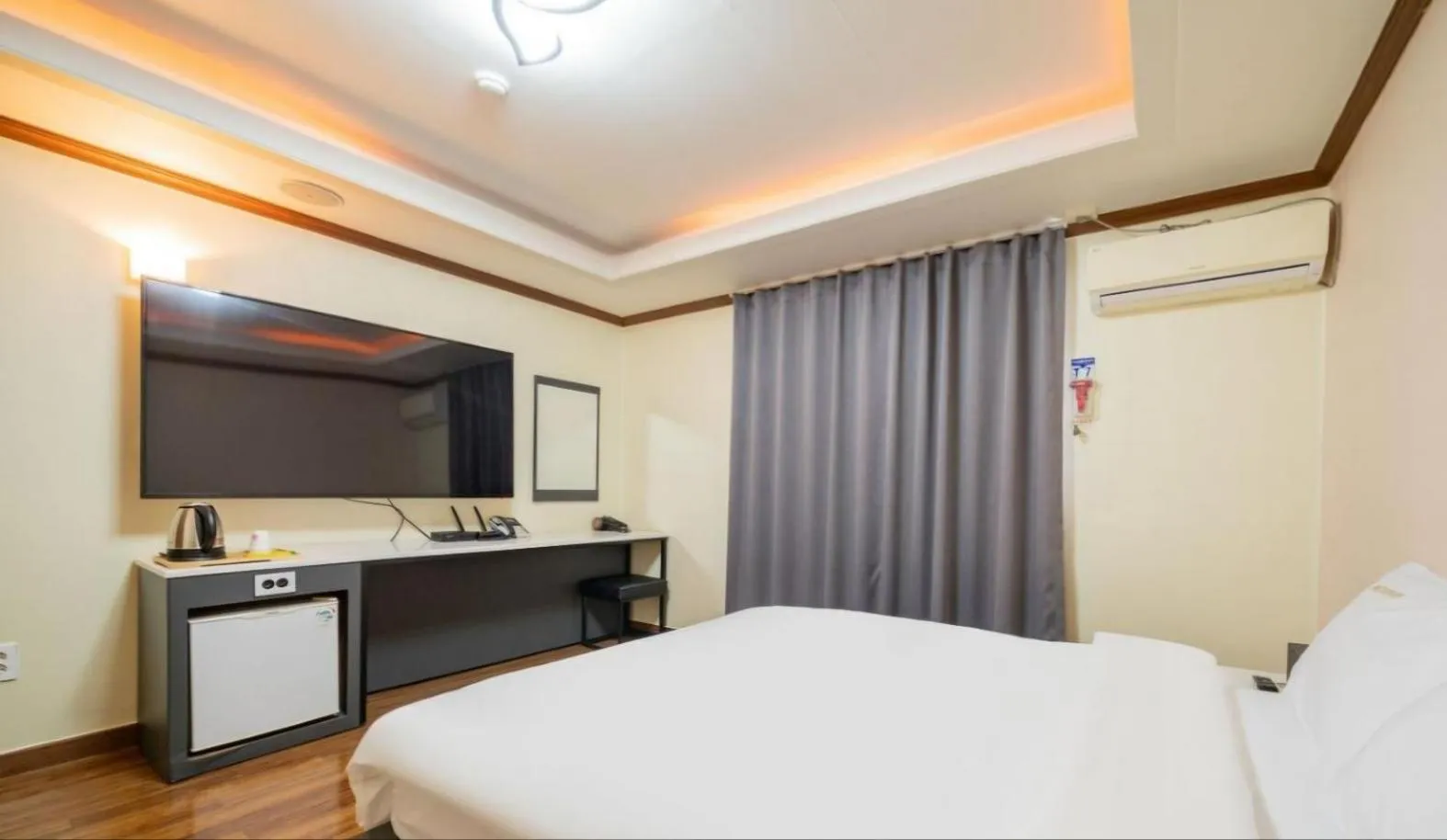 Bed in Donghae Gloria Hotel