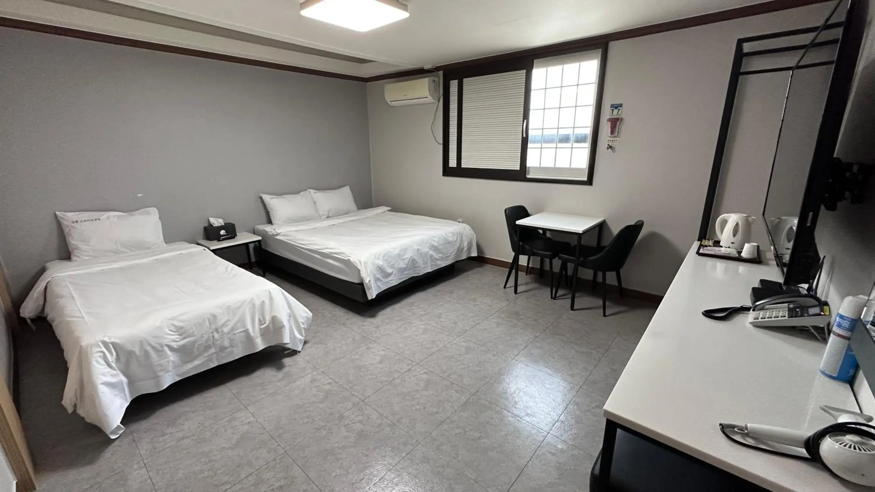 Deluxe Twin Room in Donghae Gloria Hotel Deluxe Twin Room in Donghae Gloria Hotel