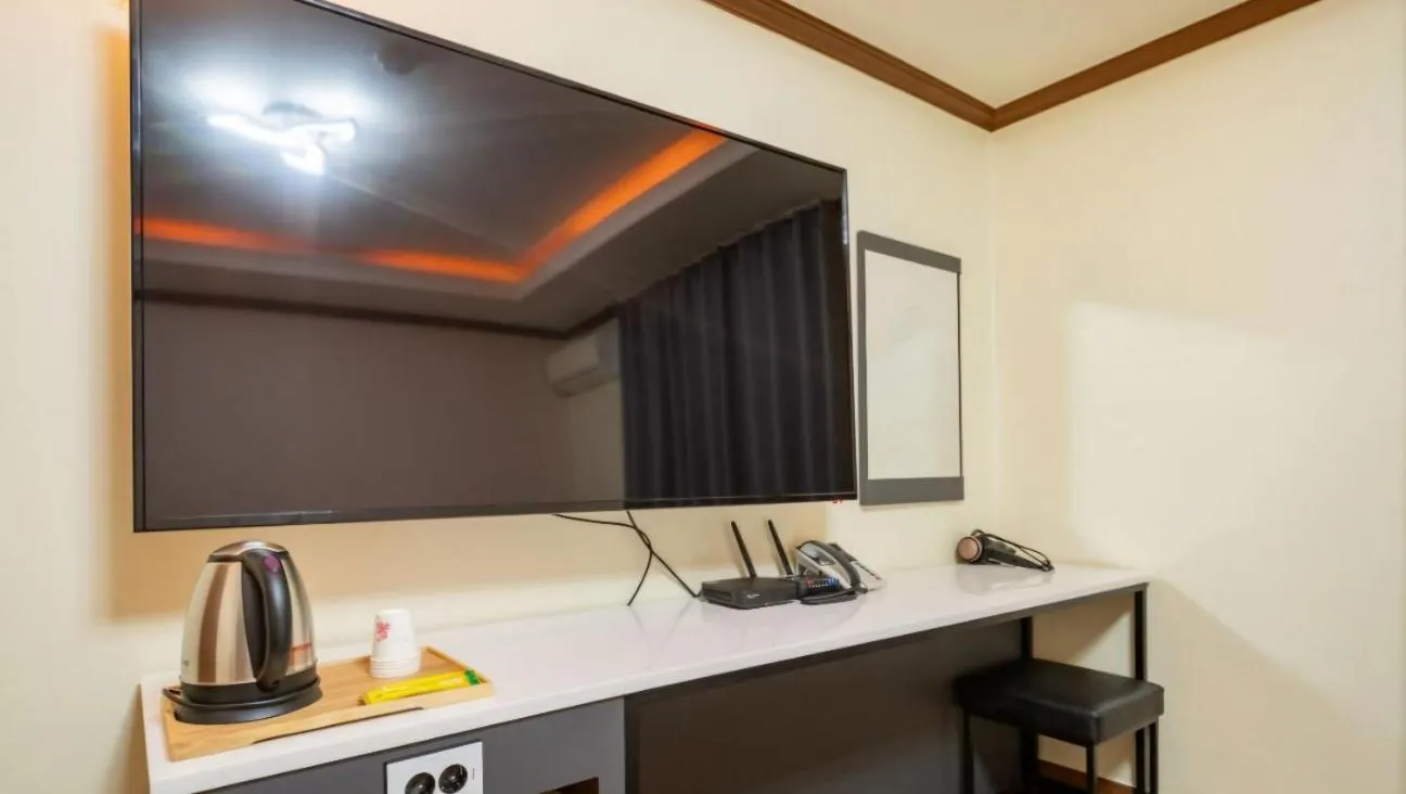 TV and multimedia in Donghae Gloria Hotel